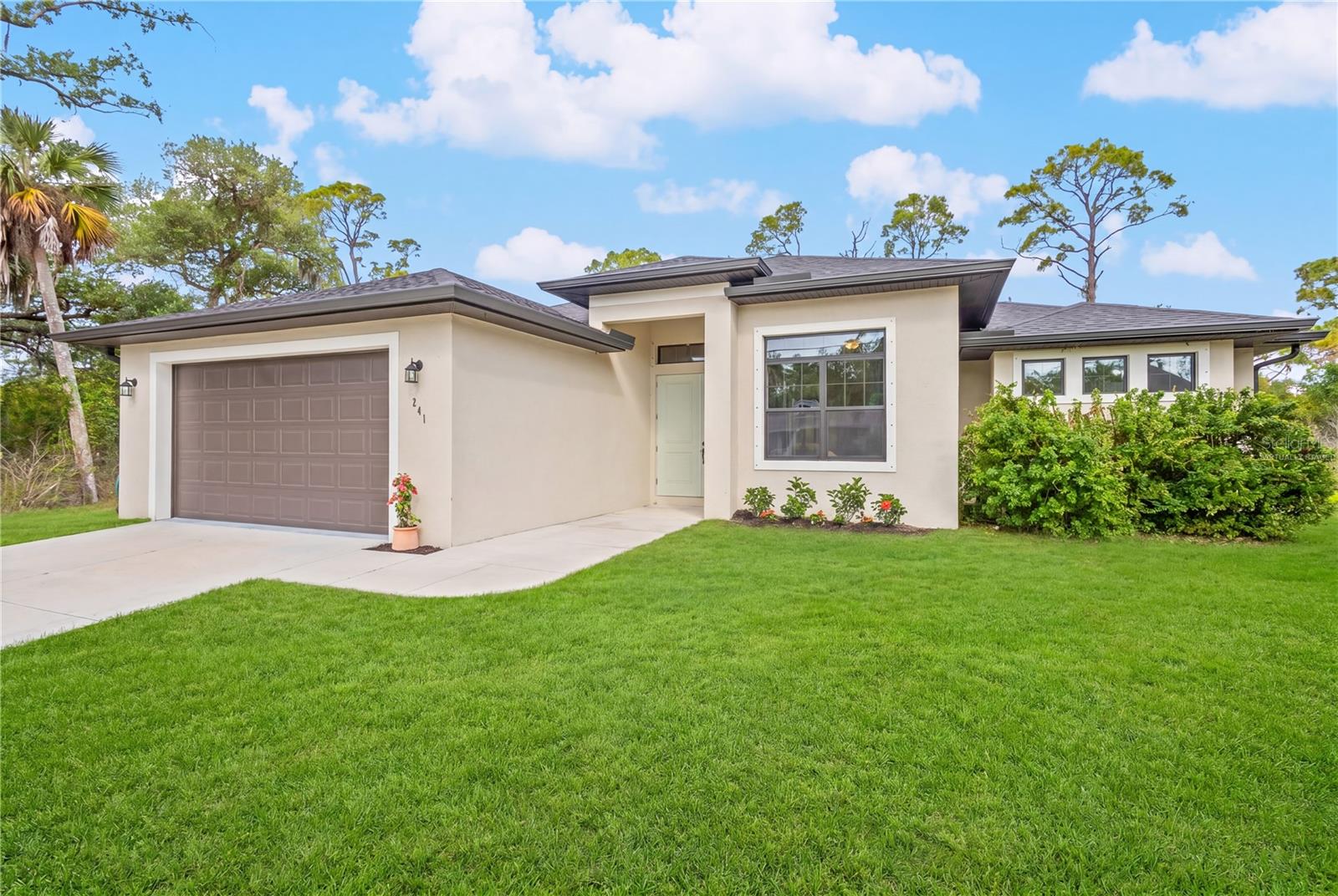 Single Family Residence em PORT CHARLOTTE, FL - Daniel Dourado