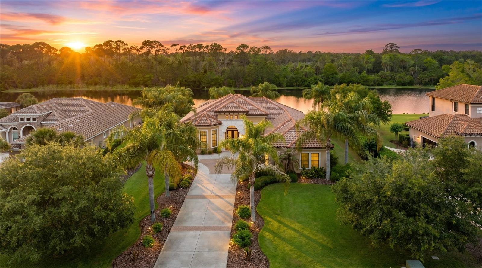 Single Family Residence in PALM COAST, FL - Daniel Dourado