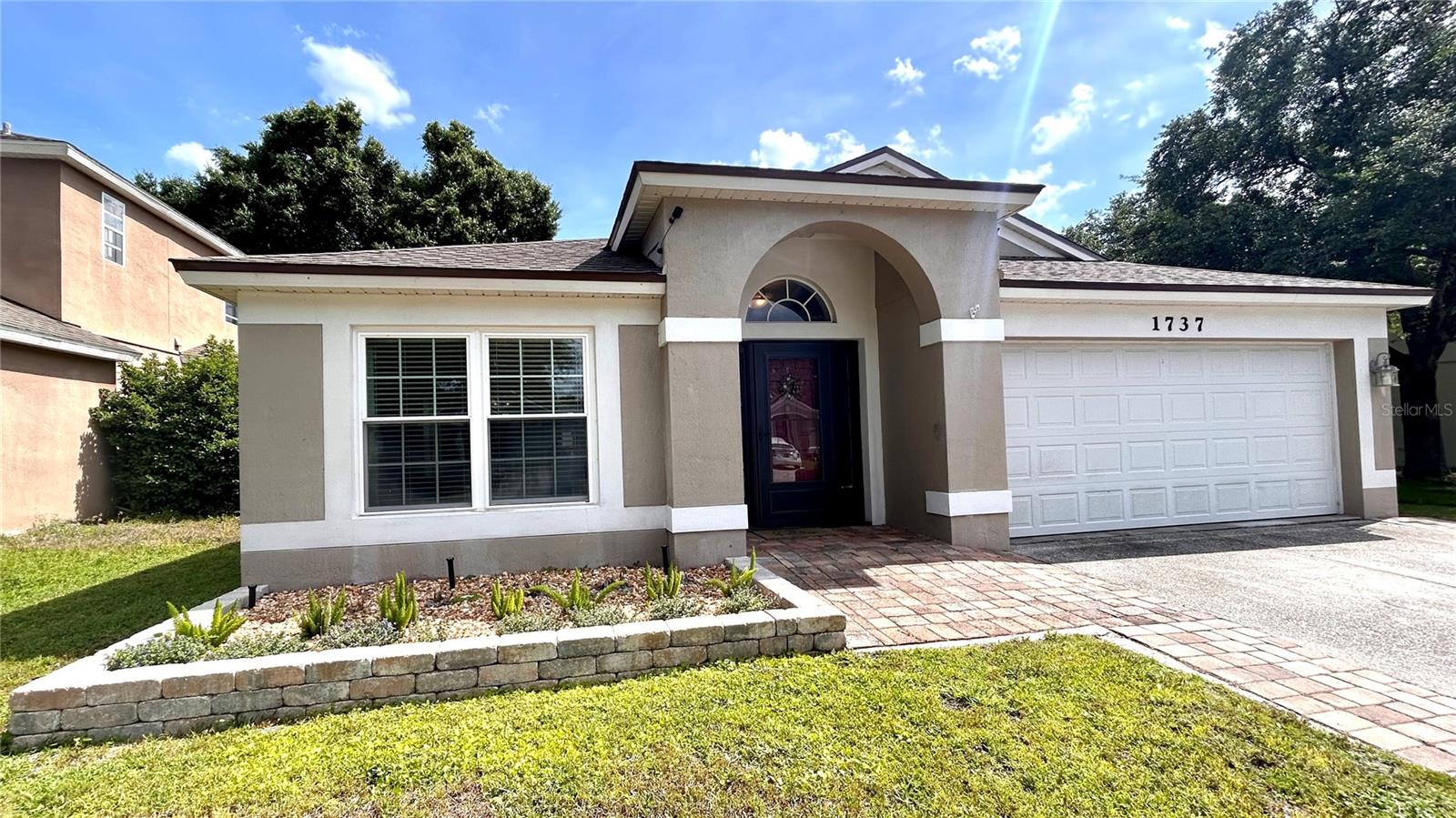 Single Family Residence in CASSELBERRY, FL - Daniel Dourado