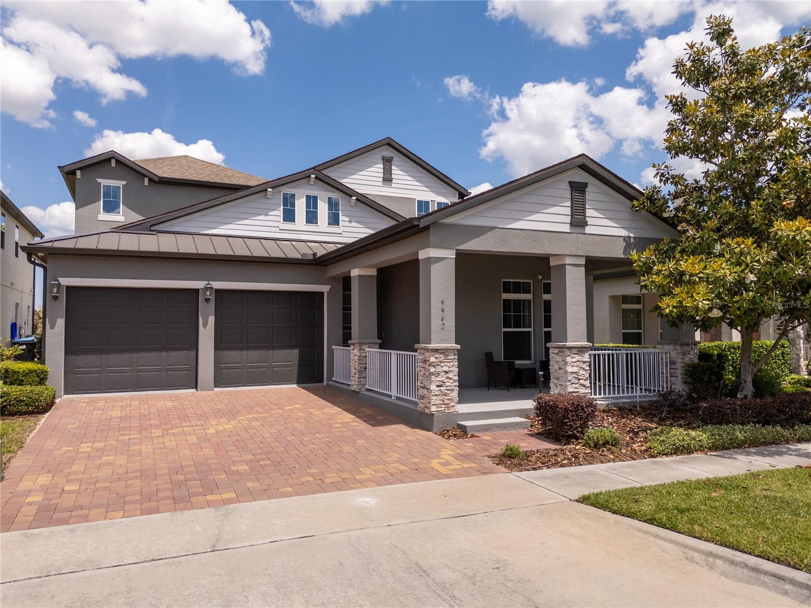 Single Family Residence in WINTER GARDEN, FL - Daniel Dourado