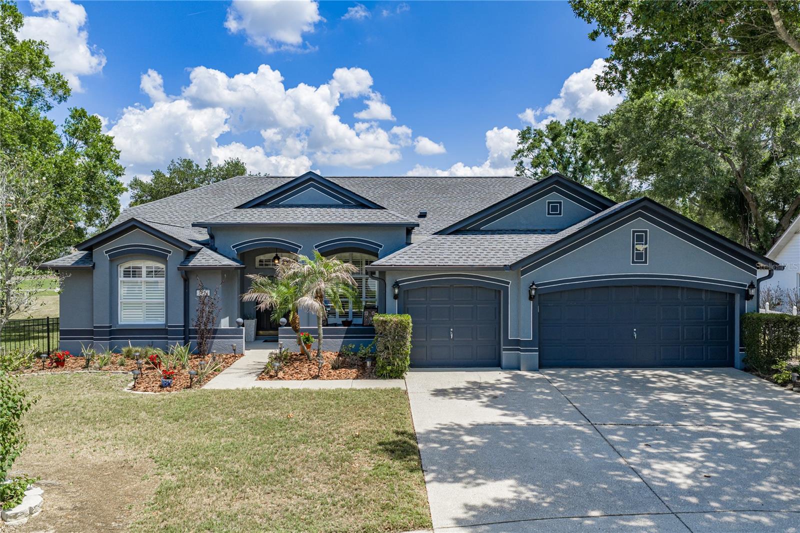 Single Family Residence in VALRICO, FL - Daniel Dourado