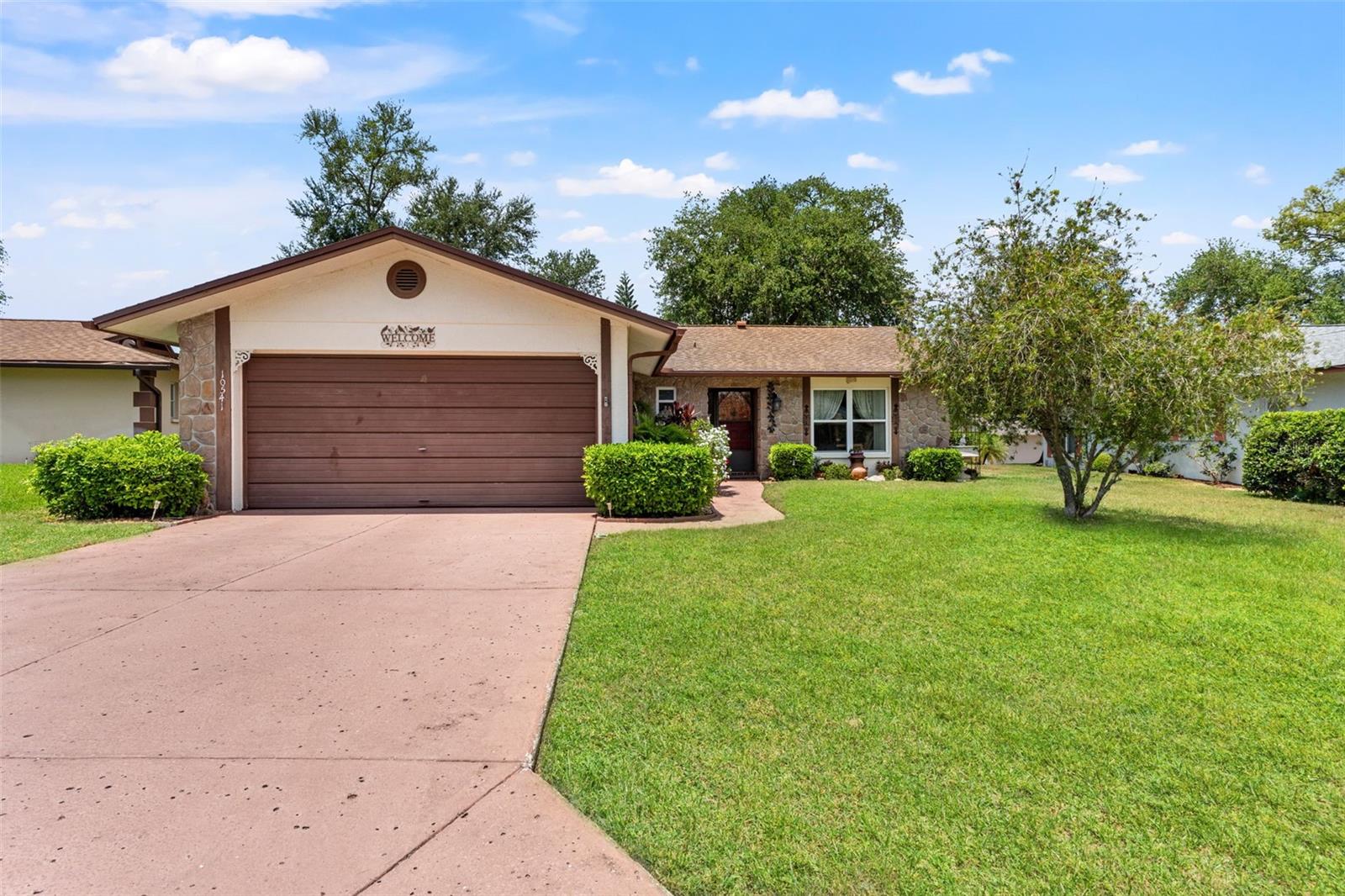 Single Family Residence in PORT RICHEY, FL - Daniel Dourado