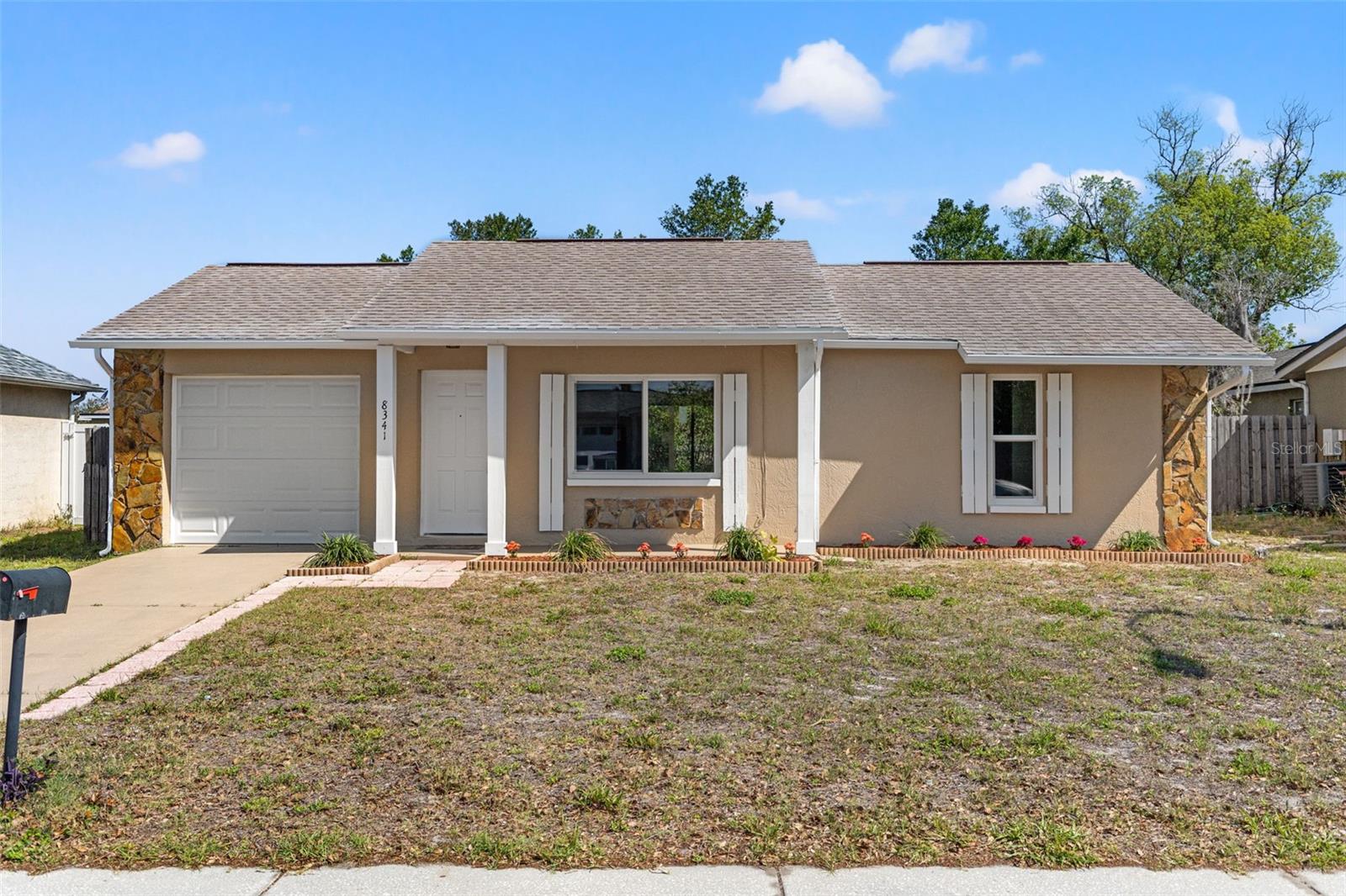 Single Family Residence in PORT RICHEY, FL - Daniel Dourado