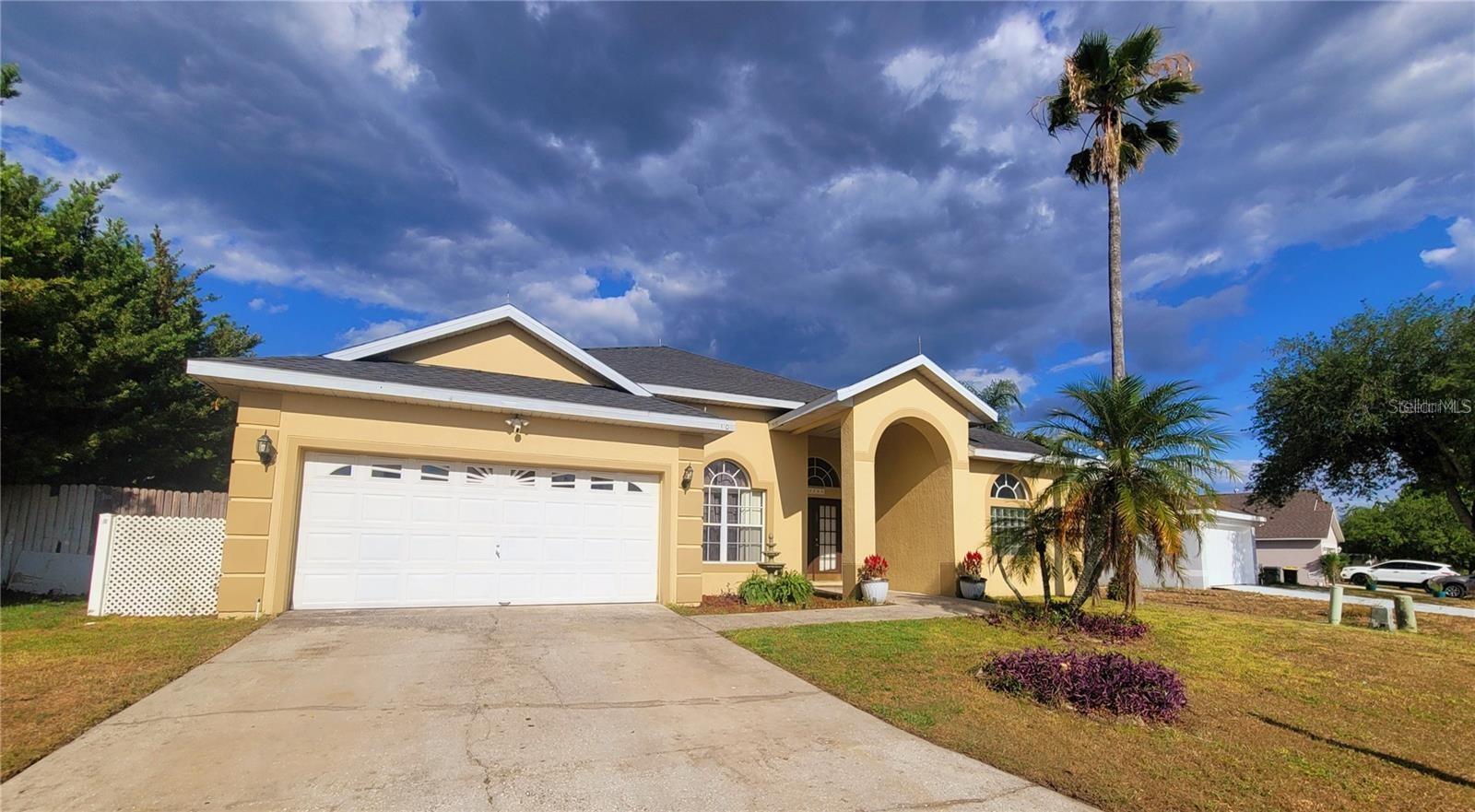 Single Family Residence in DAVENPORT, FL - Daniel Dourado