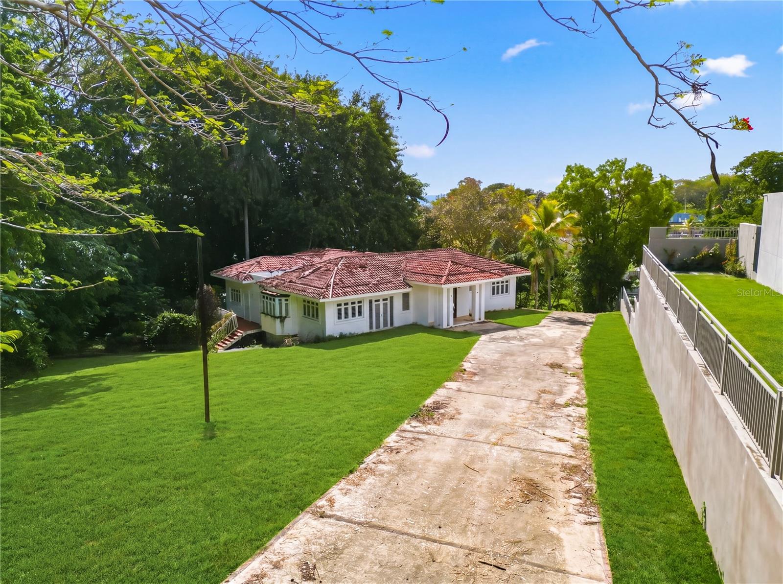 Single Family Residence in GUAYNABO, PR - Daniel Dourado