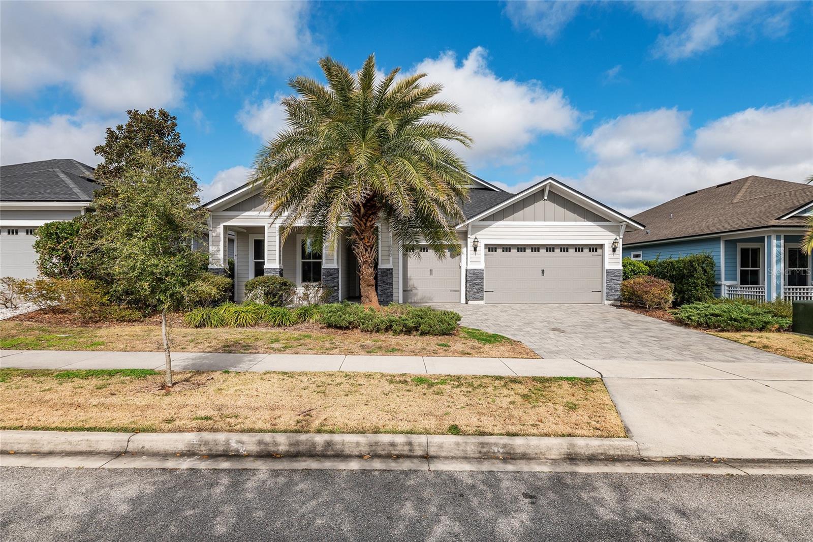 Single Family Residence in GAINESVILLE, FL - Daniel Dourado