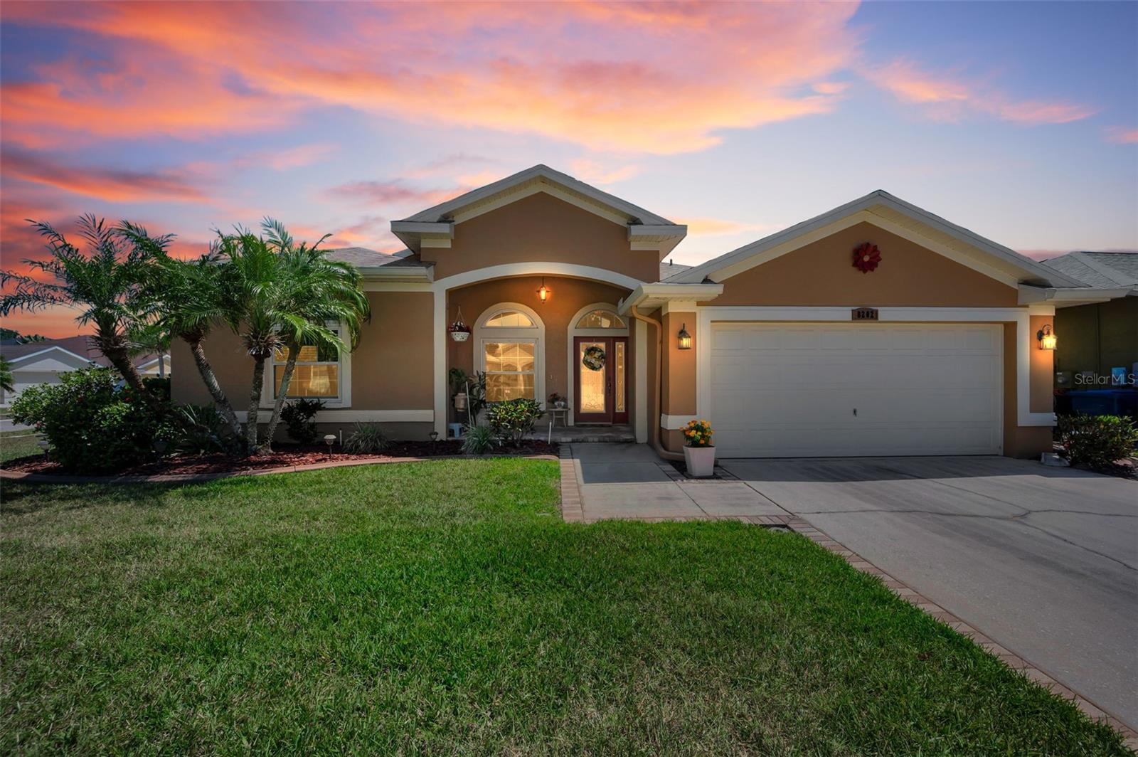 Single Family Residence in LARGO, FL - Daniel Dourado