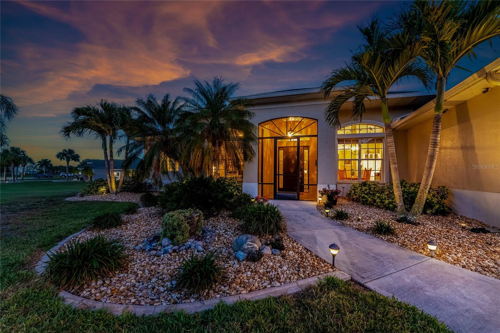Single Family Residence em PORT CHARLOTTE, FL - Daniel Dourado
