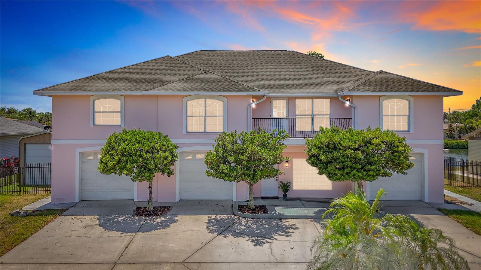 Single Family Residence in APOLLO BEACH, FL - Daniel Dourado