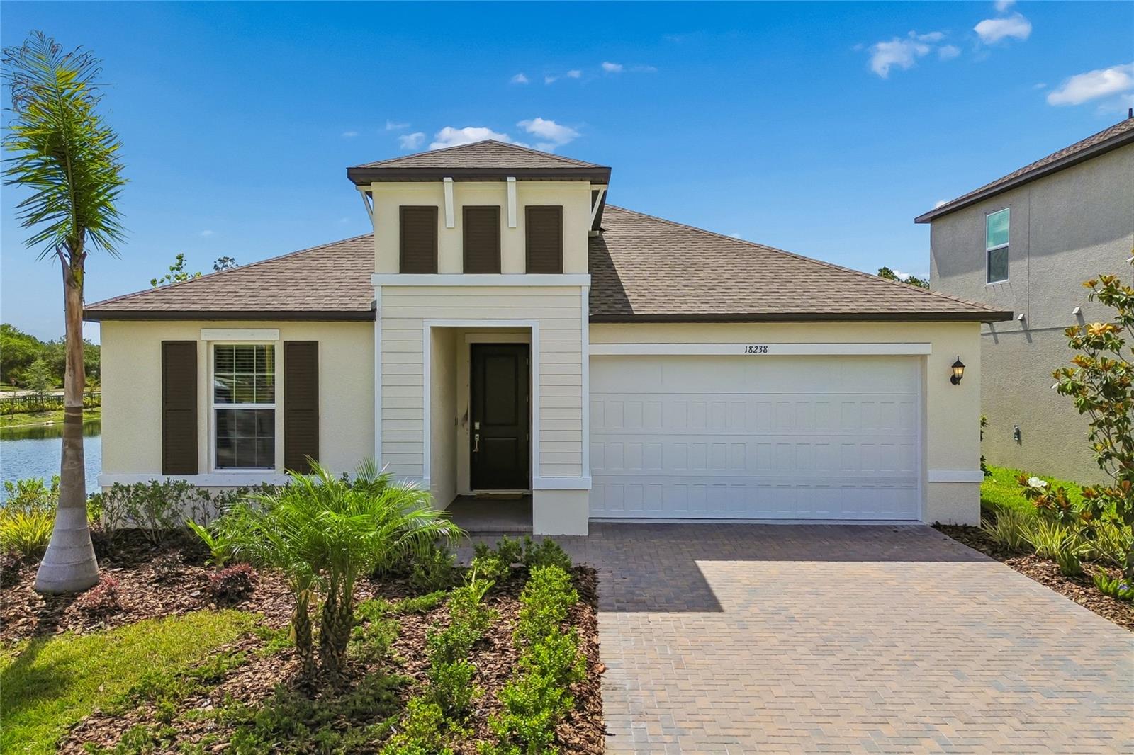 Single Family Residence in LUTZ, FL - Daniel Dourado