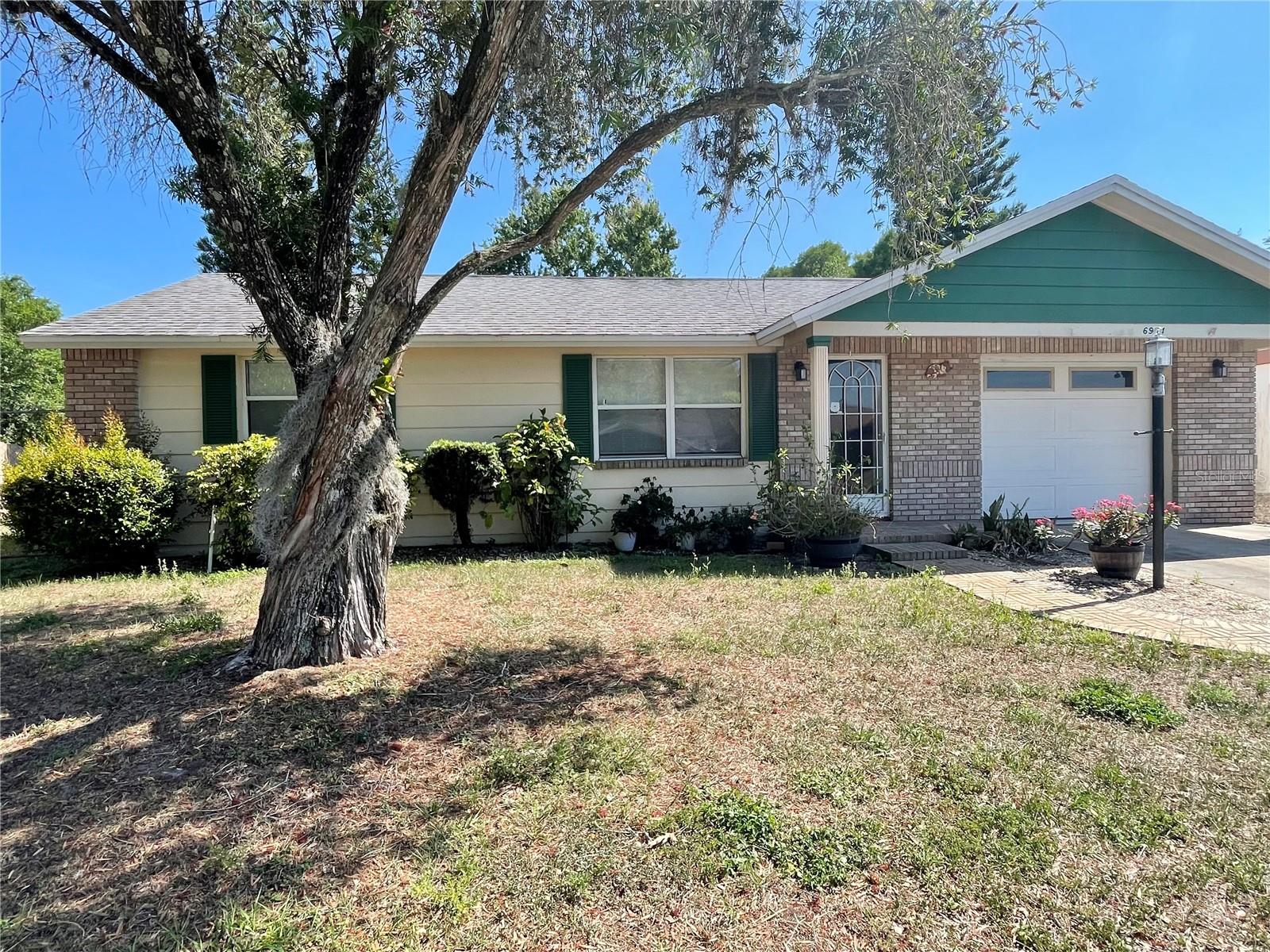 Single Family Residence in NEW PORT RICHEY, FL - Daniel Dourado