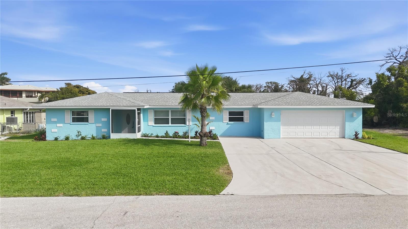 Single Family Residence in ENGLEWOOD, FL - Daniel Dourado