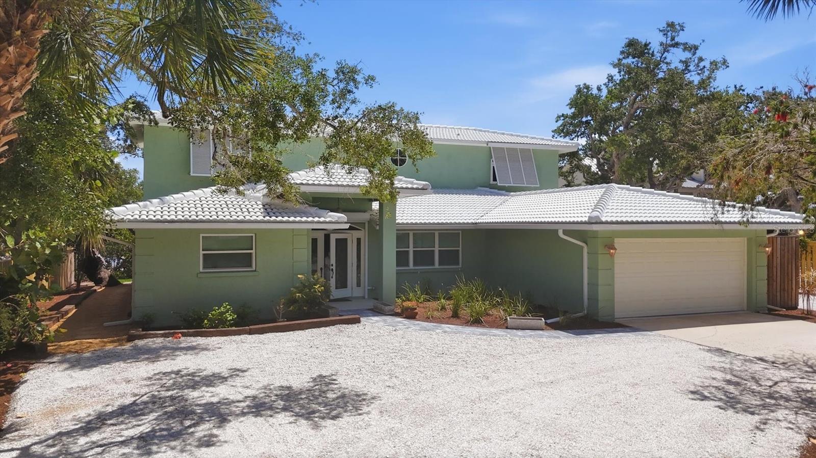 Single Family Residence in ENGLEWOOD, FL - Daniel Dourado