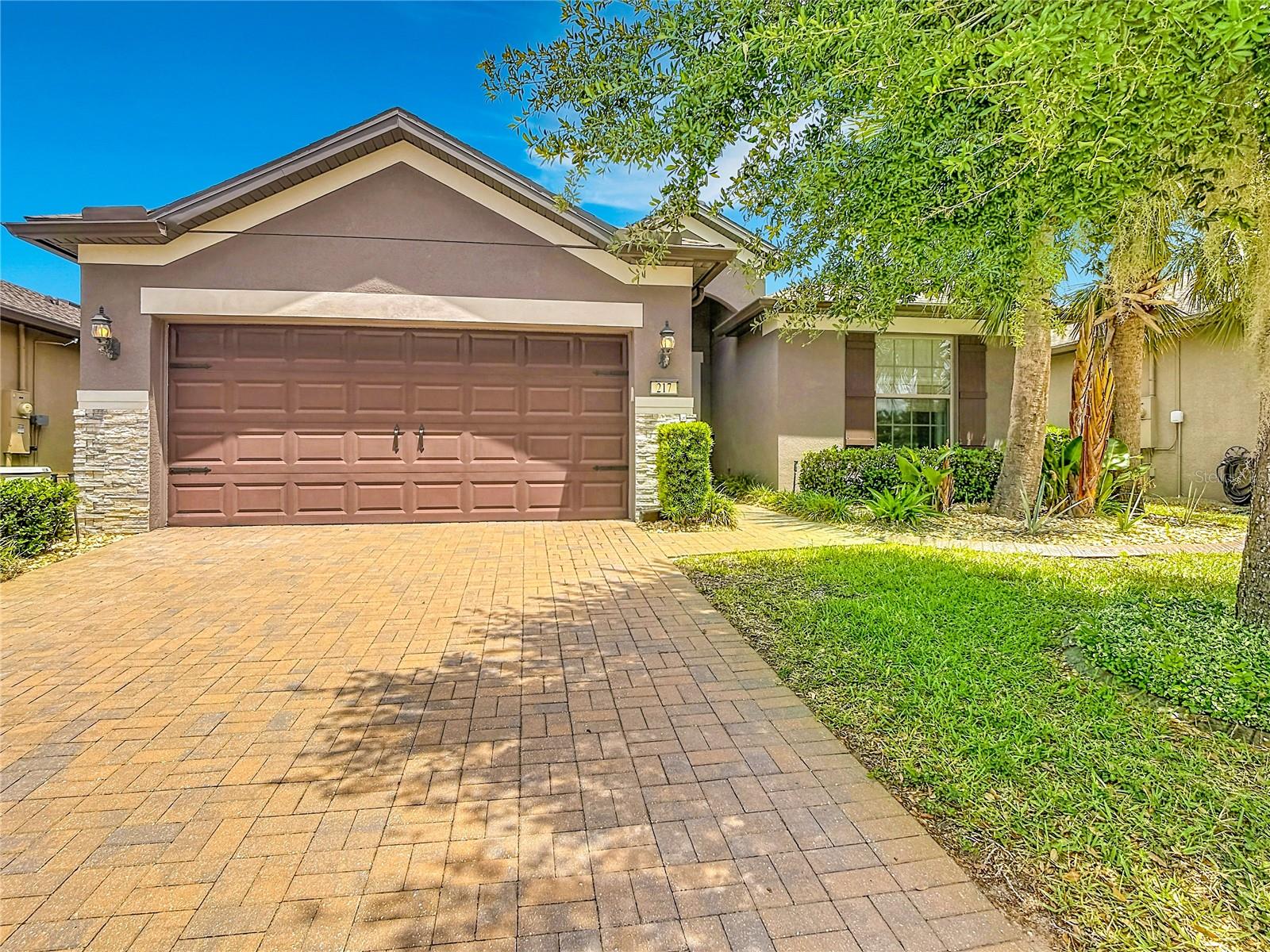 Single Family Residence in DAVENPORT, FL - Daniel Dourado