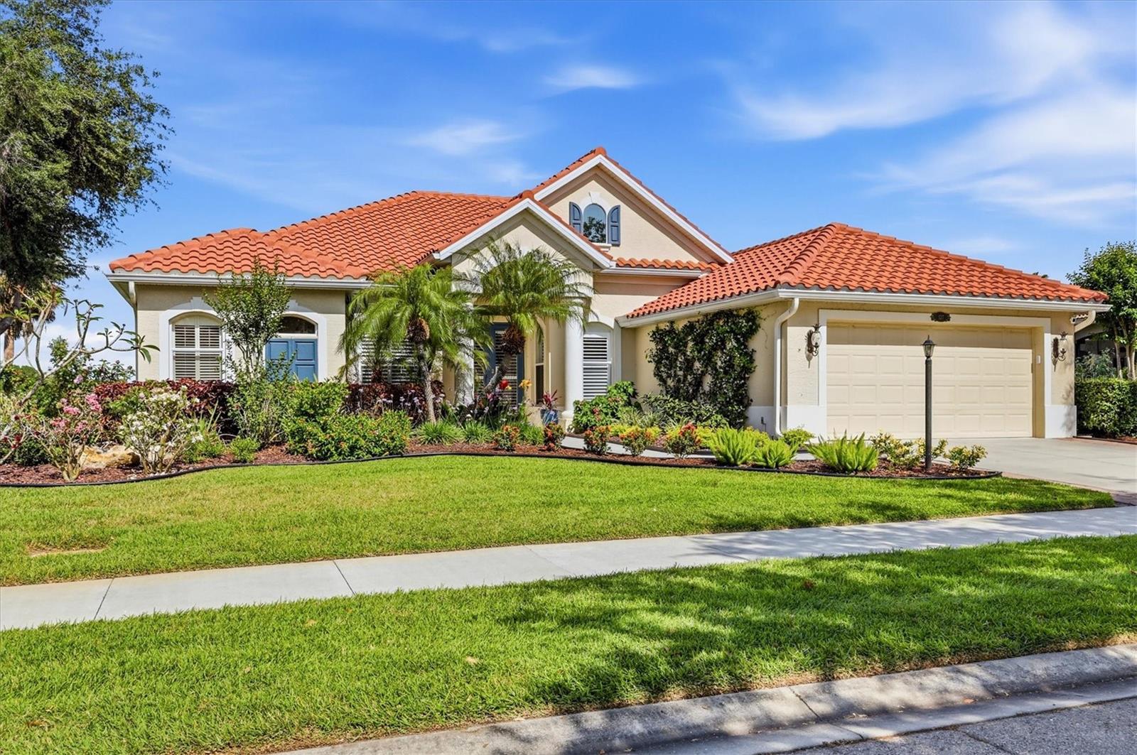 Single Family Residence in OSPREY, FL - Daniel Dourado