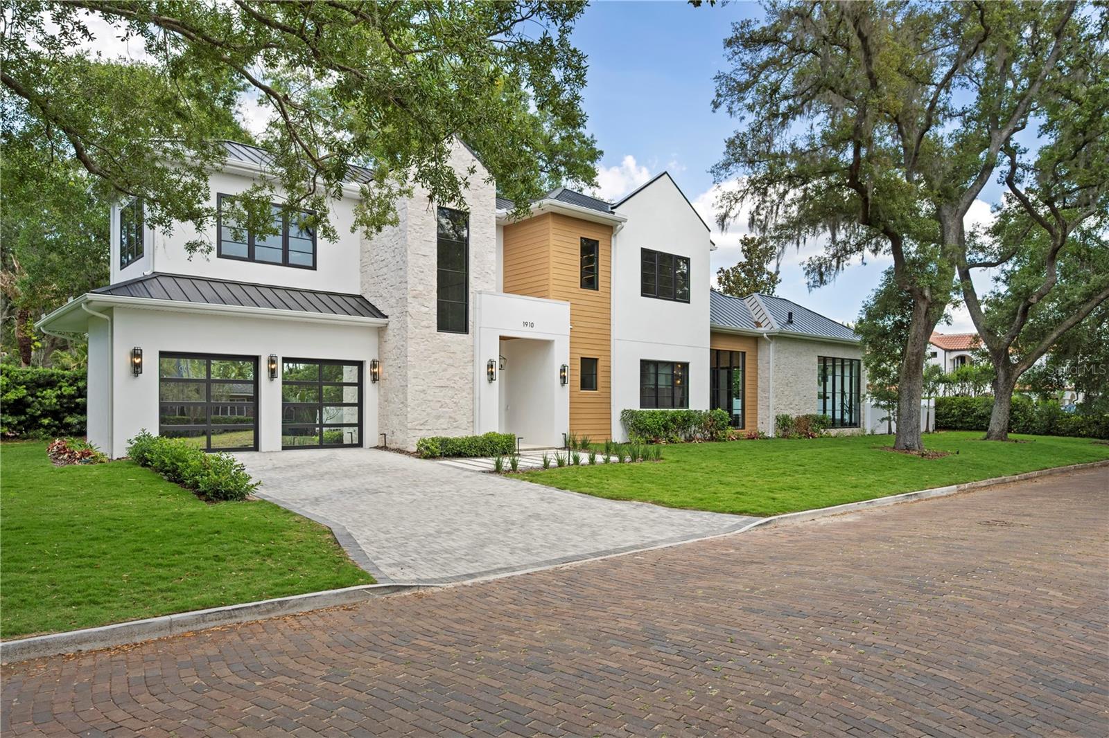Single Family Residence in WINTER PARK, FL - Daniel Dourado