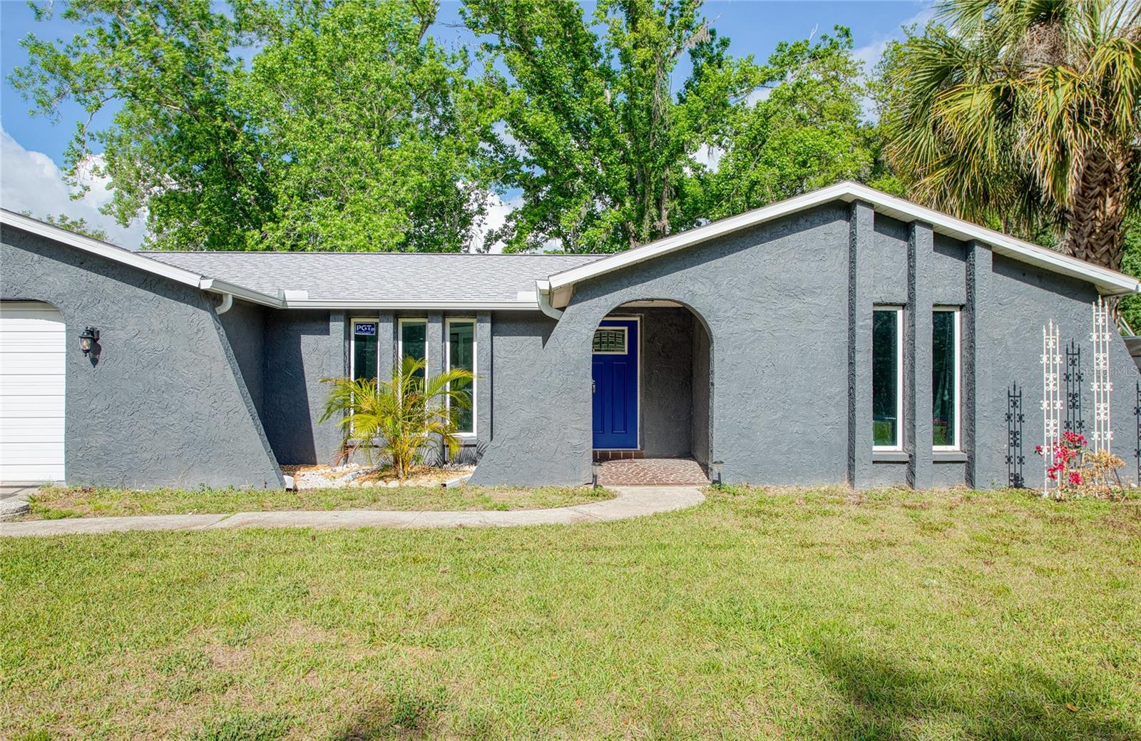 Single Family Residence in NEW PORT RICHEY, FL - Daniel Dourado
