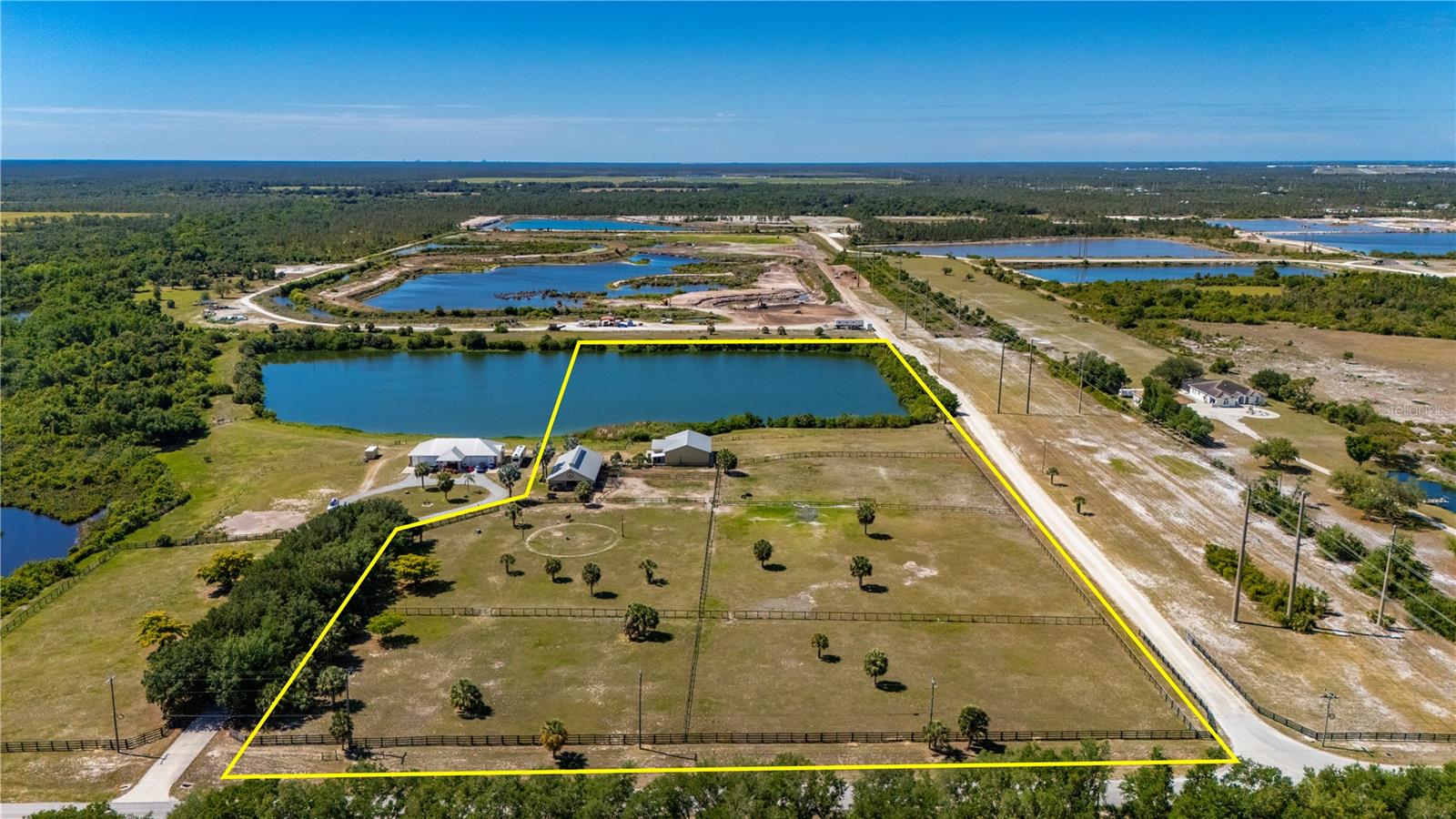 Single Family Residence em PUNTA GORDA, FL - Daniel Dourado