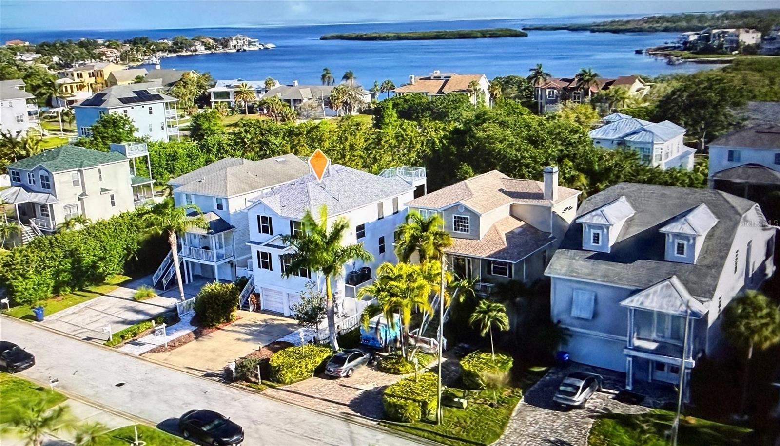 Single Family Residence in PALM HARBOR, FL - Daniel Dourado