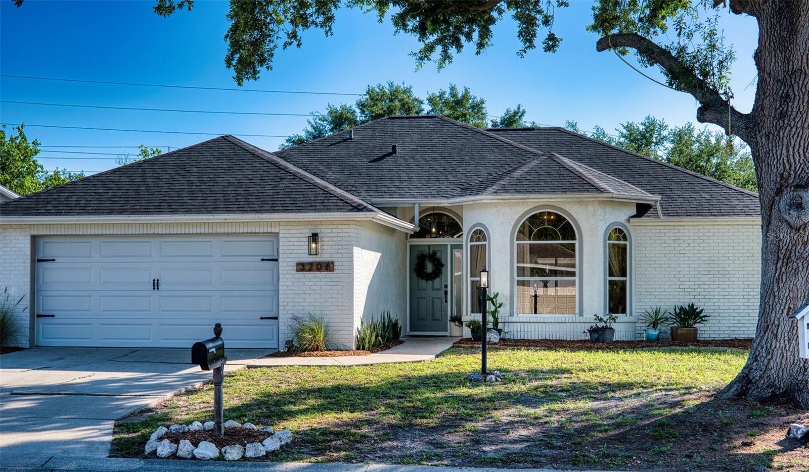 Single Family Residence in PARRISH, FL - Daniel Dourado
