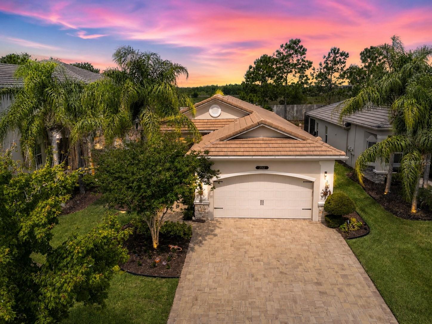 Single Family Residence in WESLEY CHAPEL, FL - Daniel Dourado
