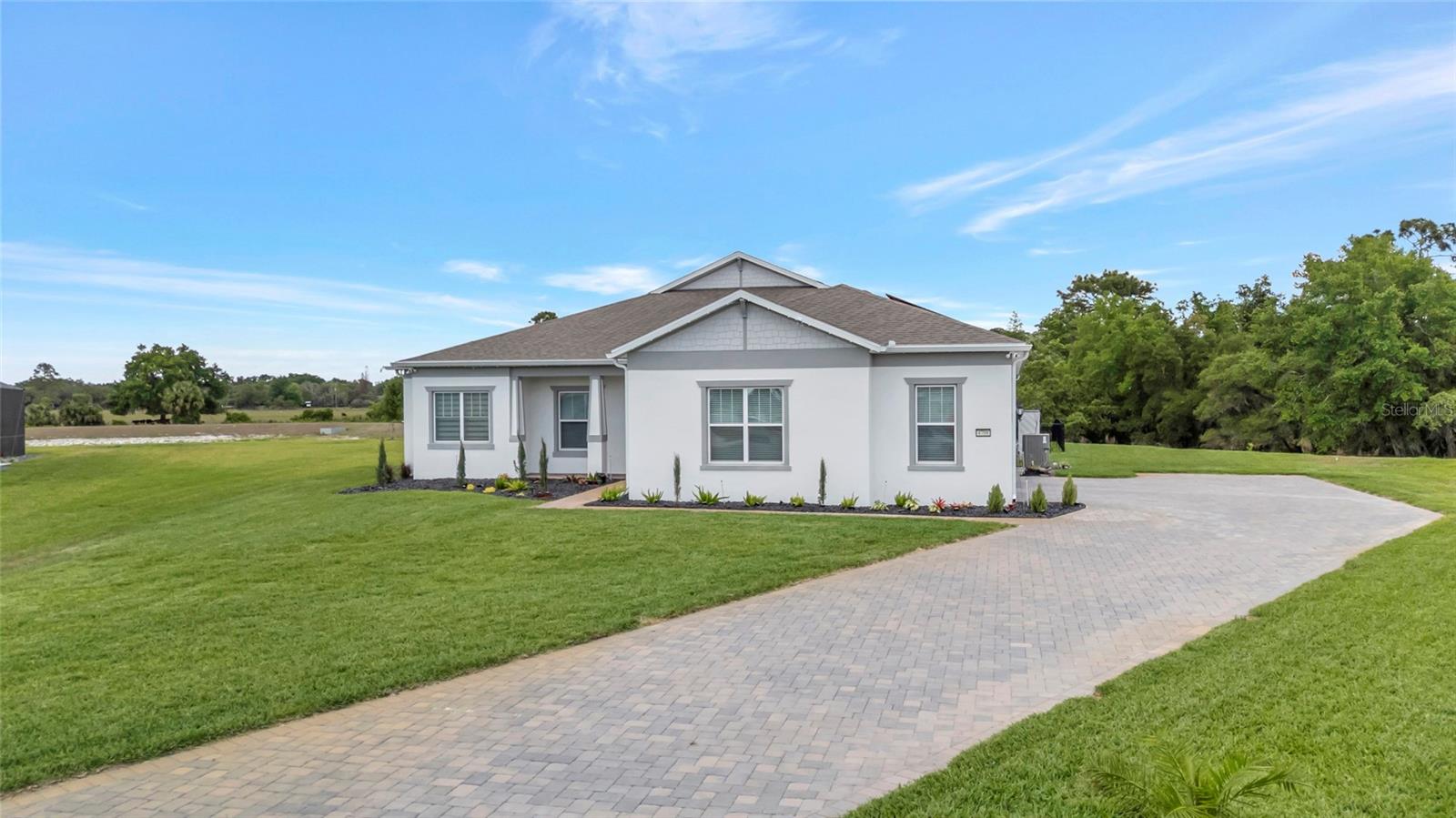 Single Family Residence in ORLANDO, FL - Daniel Dourado