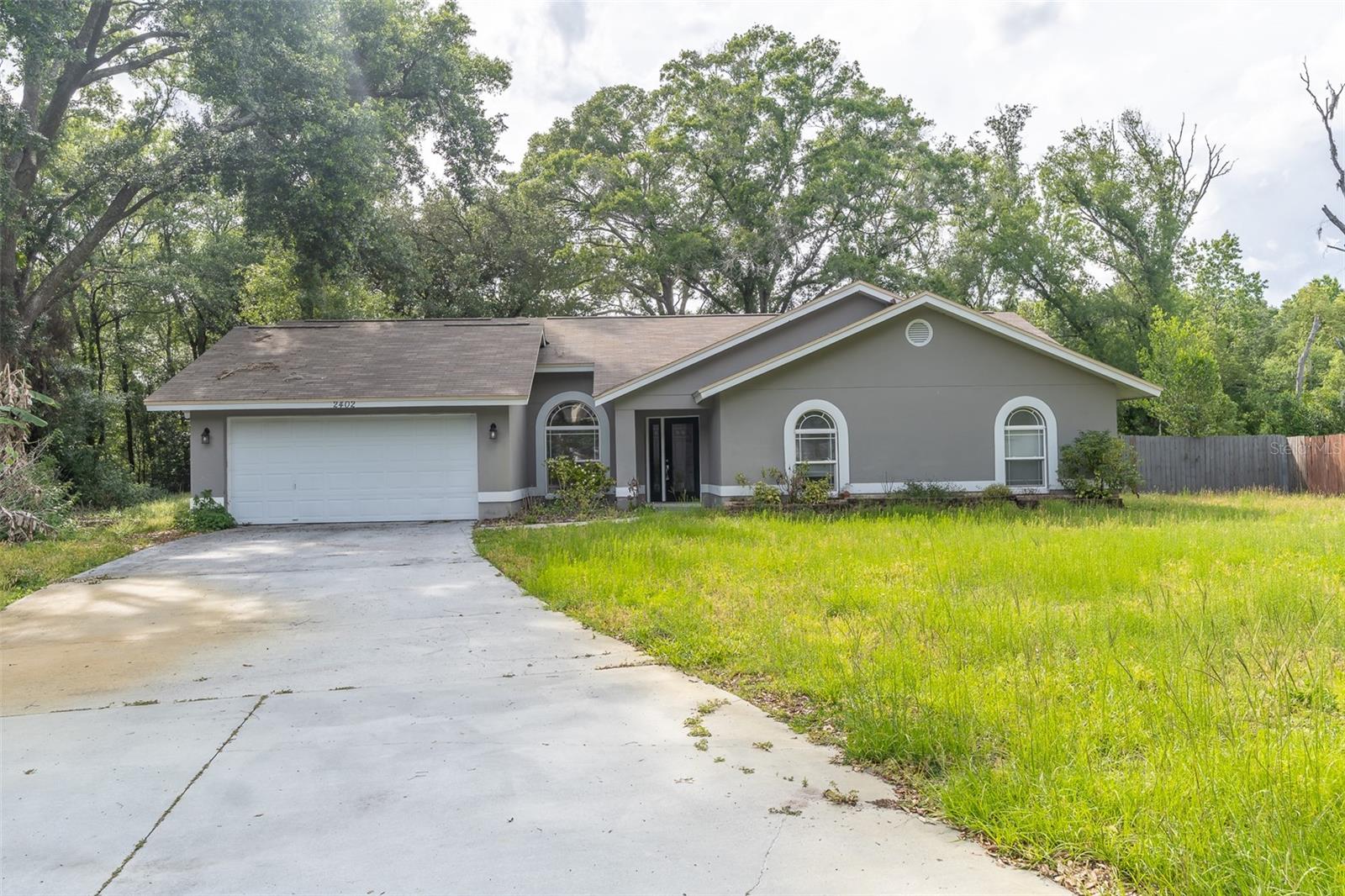 Single Family Residence in LUTZ, FL - Daniel Dourado