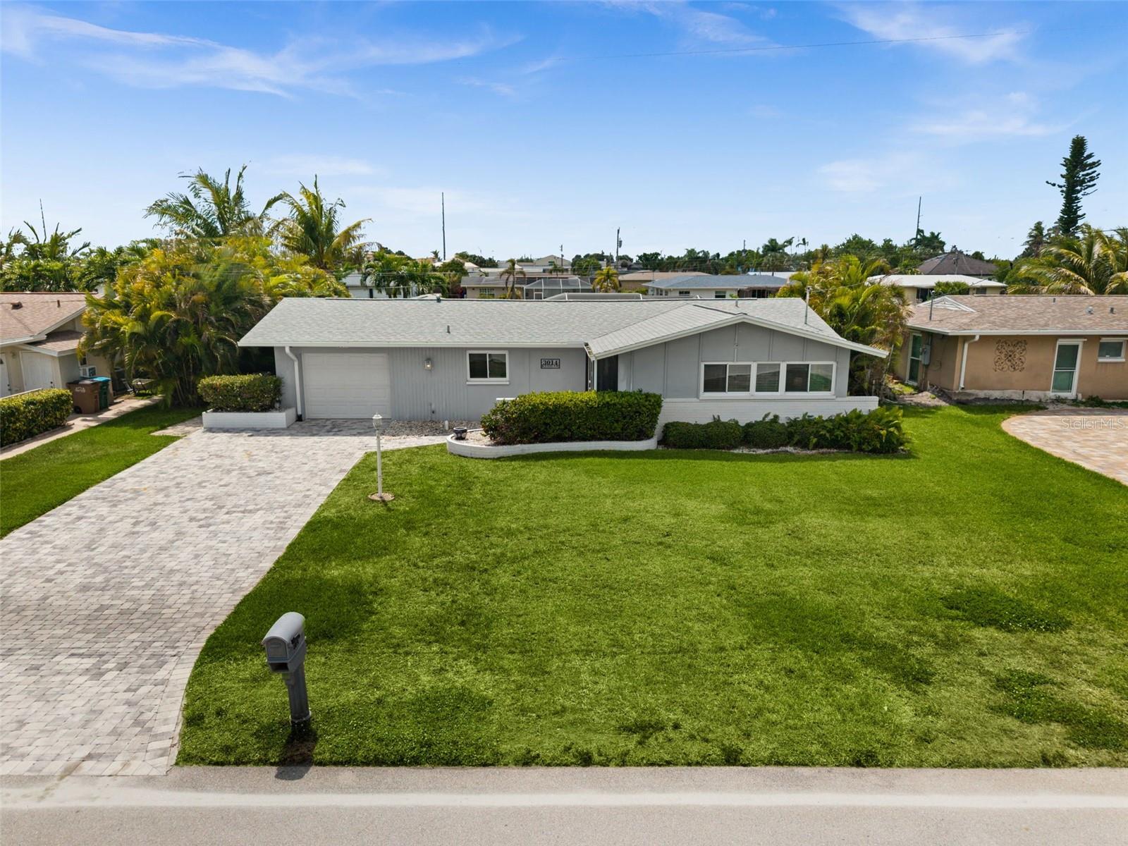 Single Family Residence in CAPE CORAL, FL - Daniel Dourado