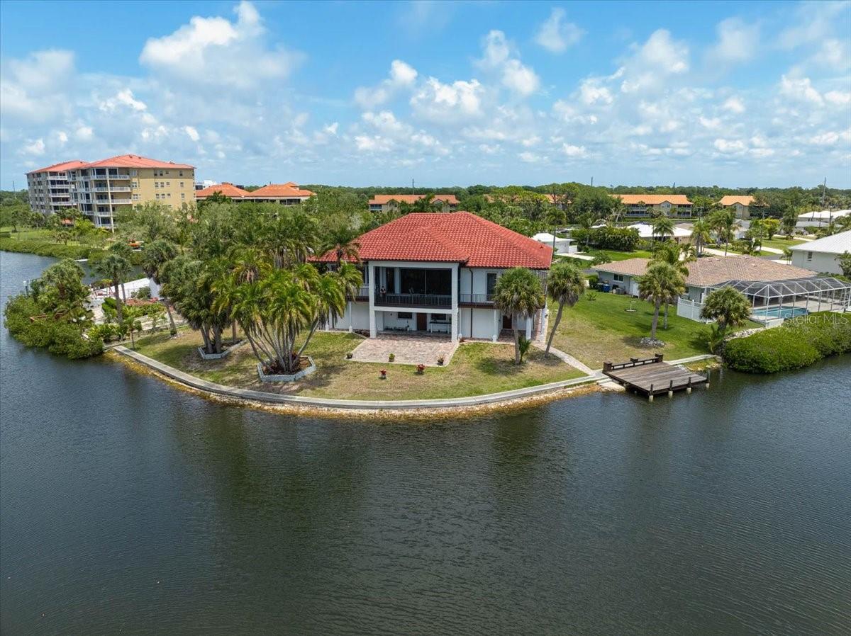 Single Family Residence in OSPREY, FL - Daniel Dourado