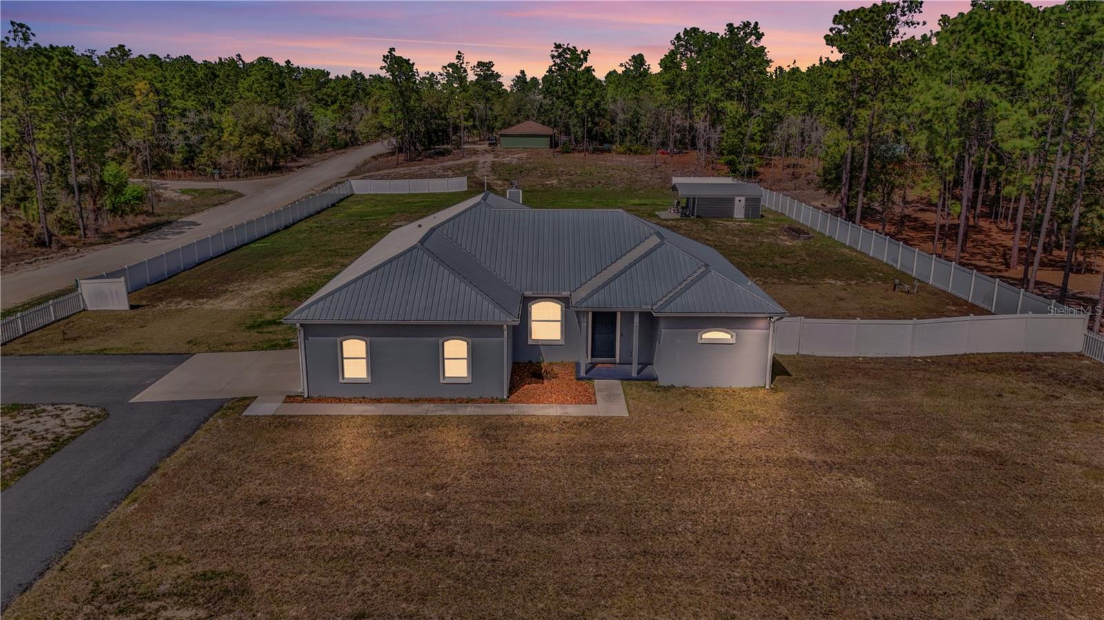 Single Family Residence in WILLISTON, FL - Daniel Dourado