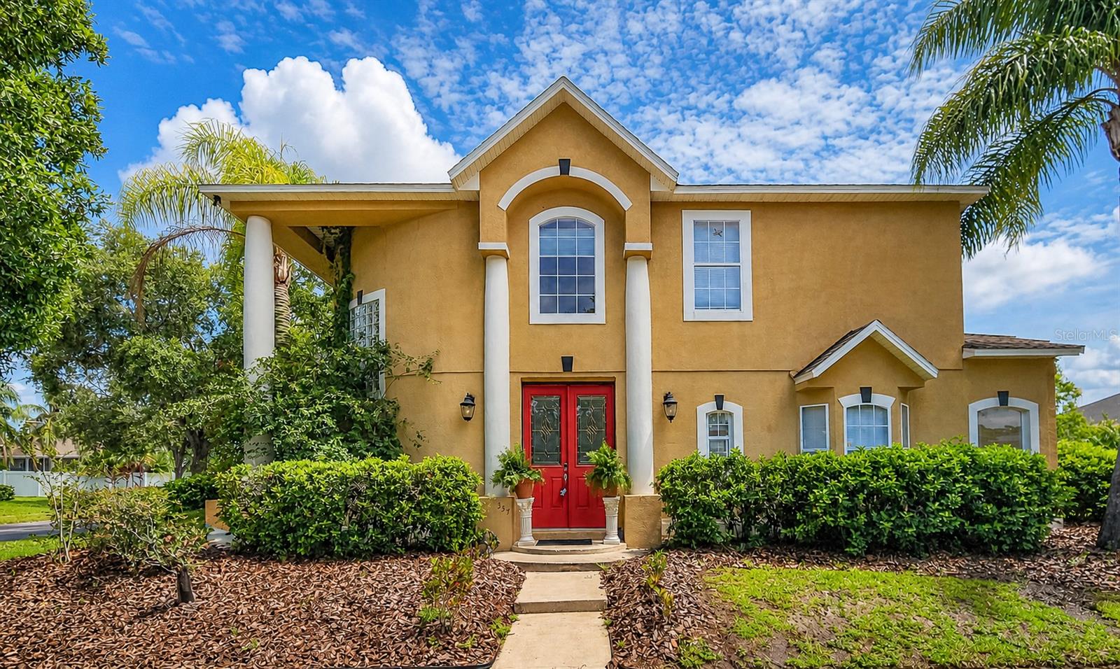 Single Family Residence in ORLANDO, FL - Daniel Dourado