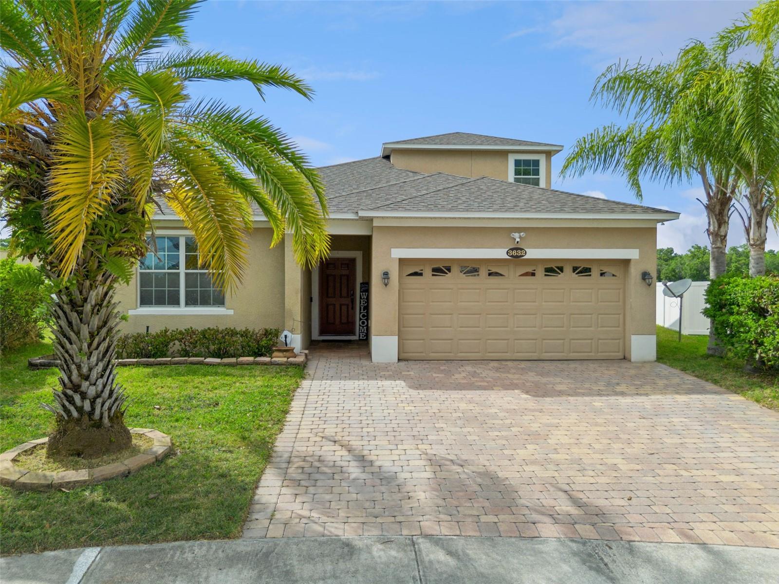 Single Family Residence in ORLANDO, FL - Daniel Dourado
