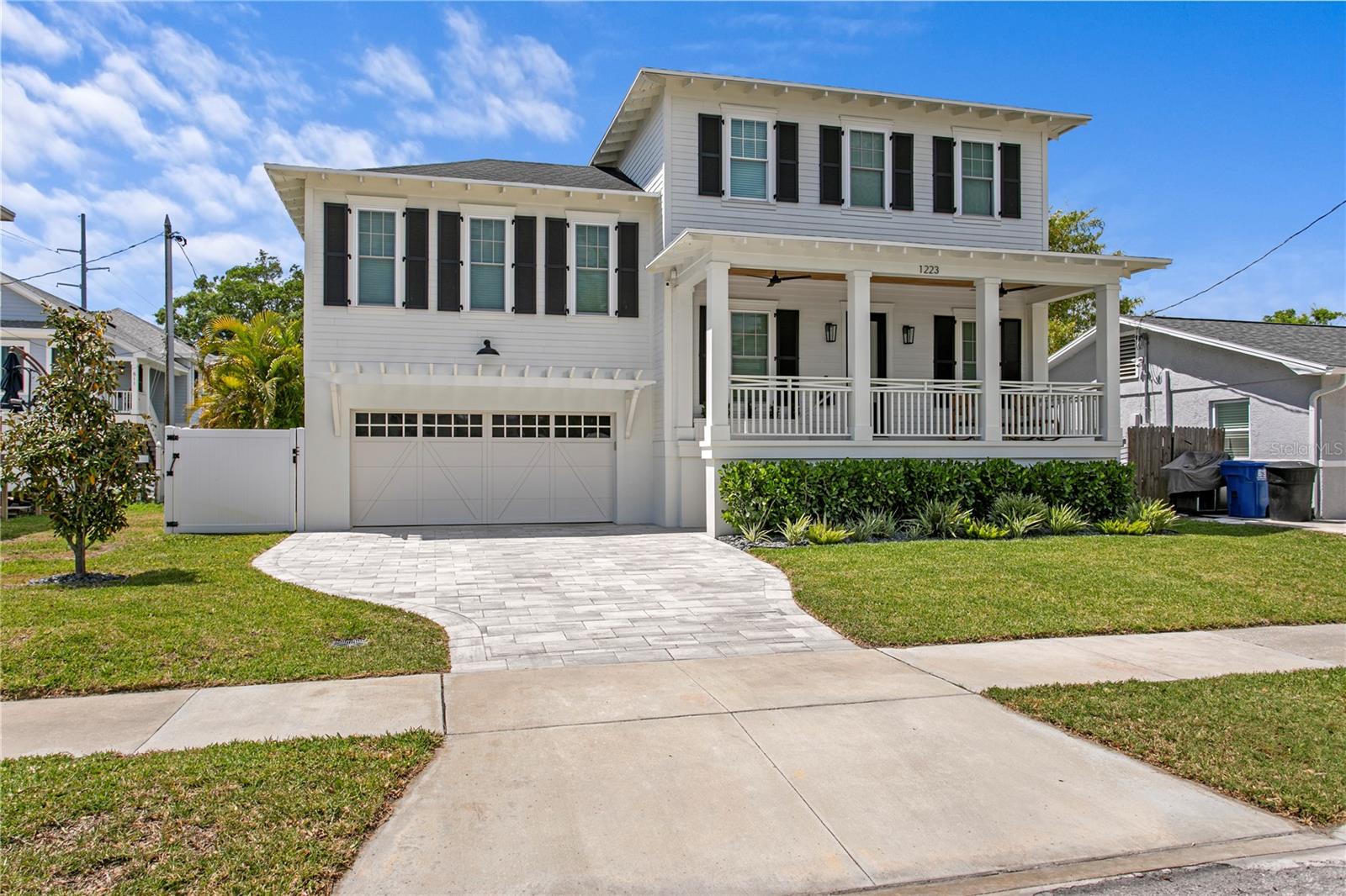 Single Family Residence in ST PETERSBURG, FL - Daniel Dourado