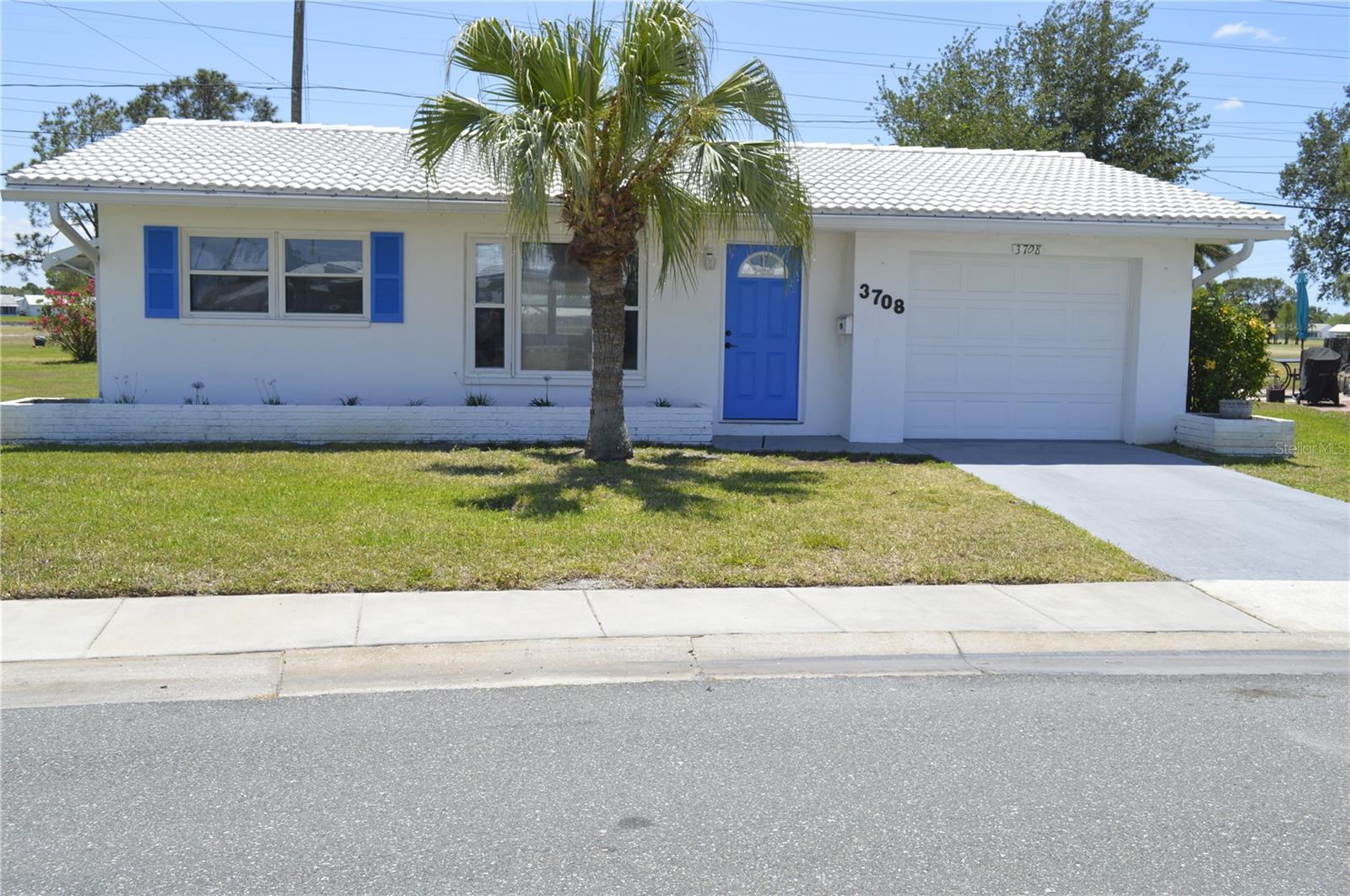 Single Family Residence in PINELLAS PARK, FL - Daniel Dourado