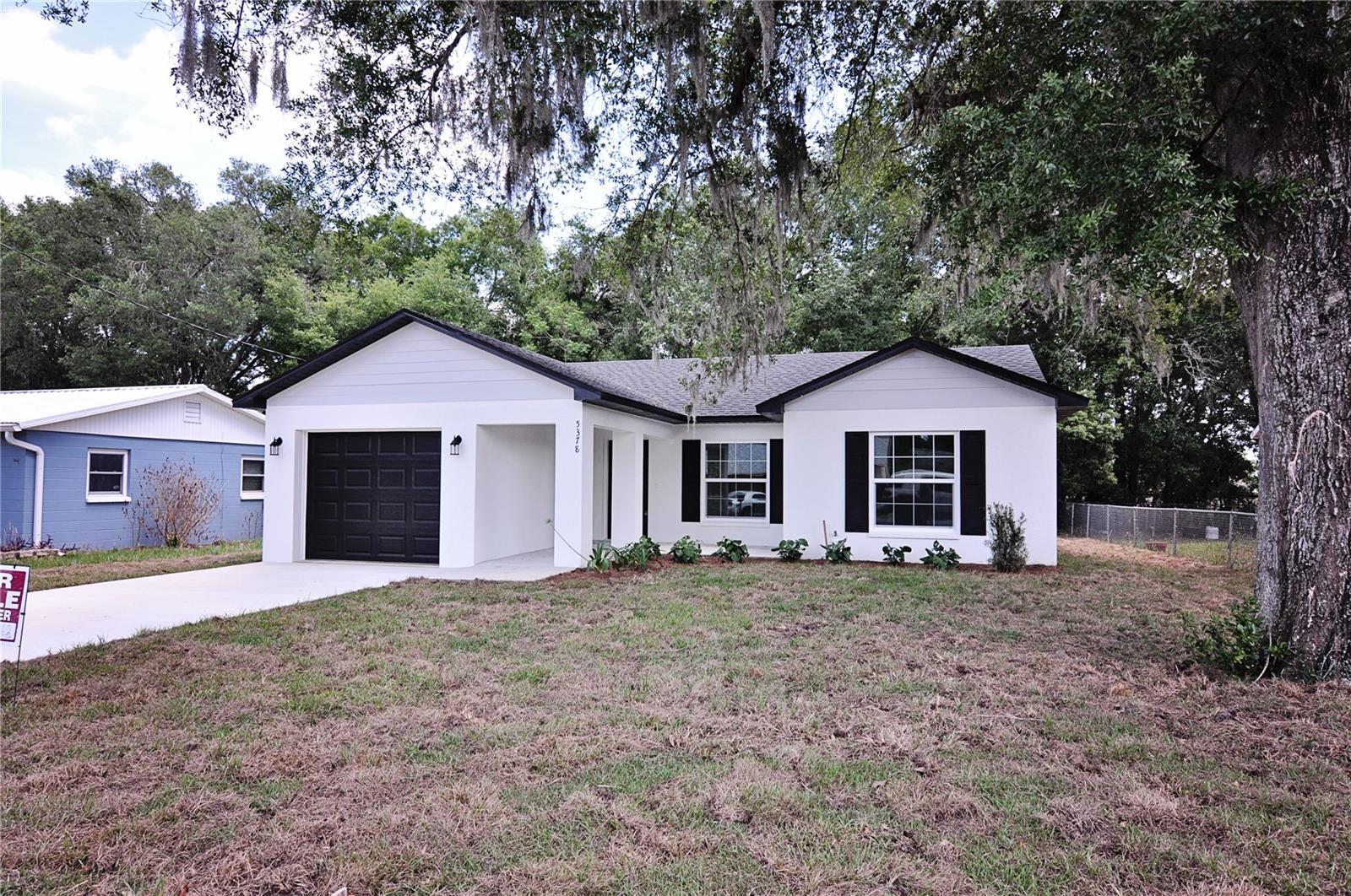 Single Family Residence in ZEPHYRHILLS, FL - Daniel Dourado