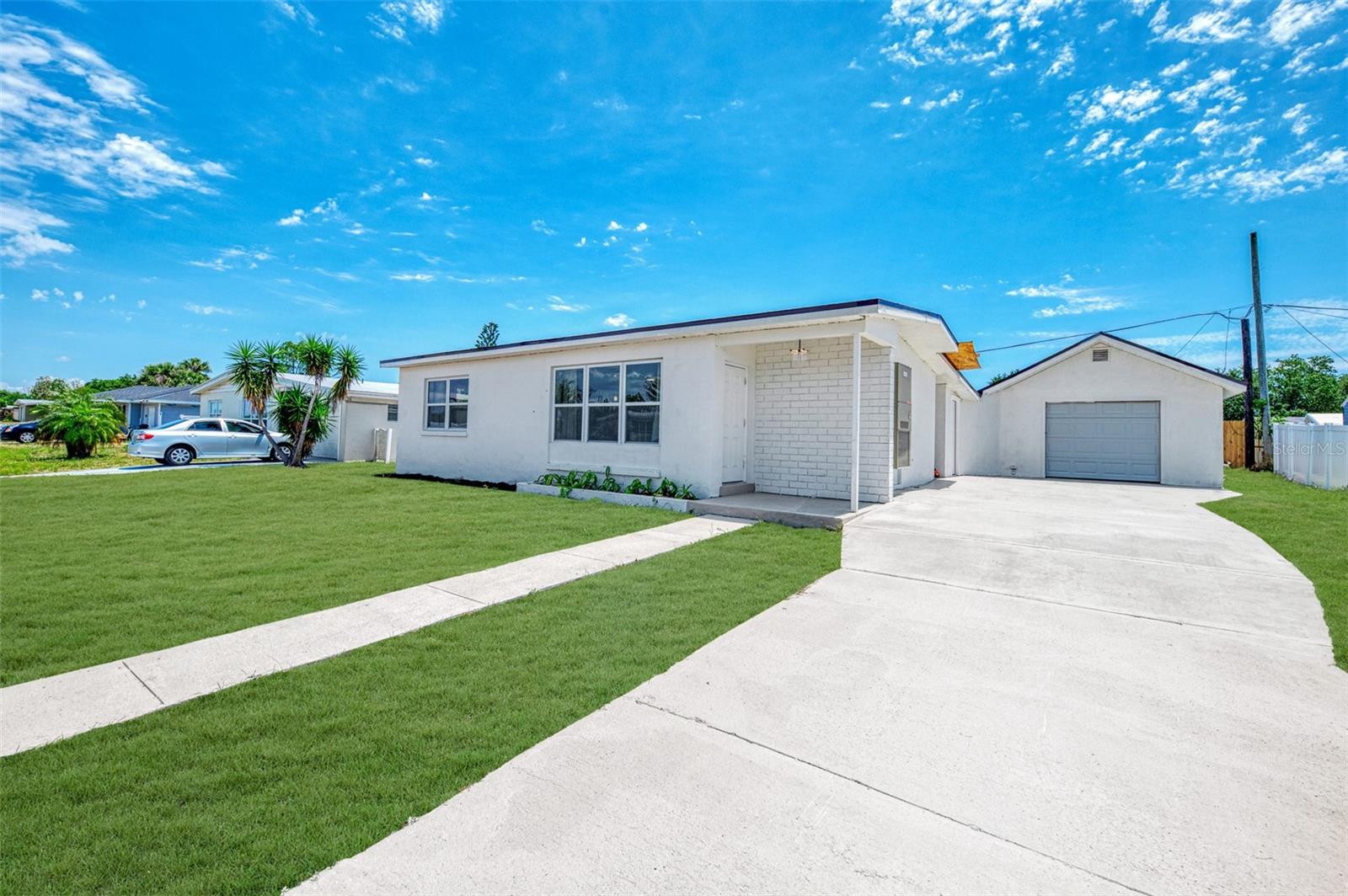 Single Family Residence em PORT CHARLOTTE, FL - Daniel Dourado