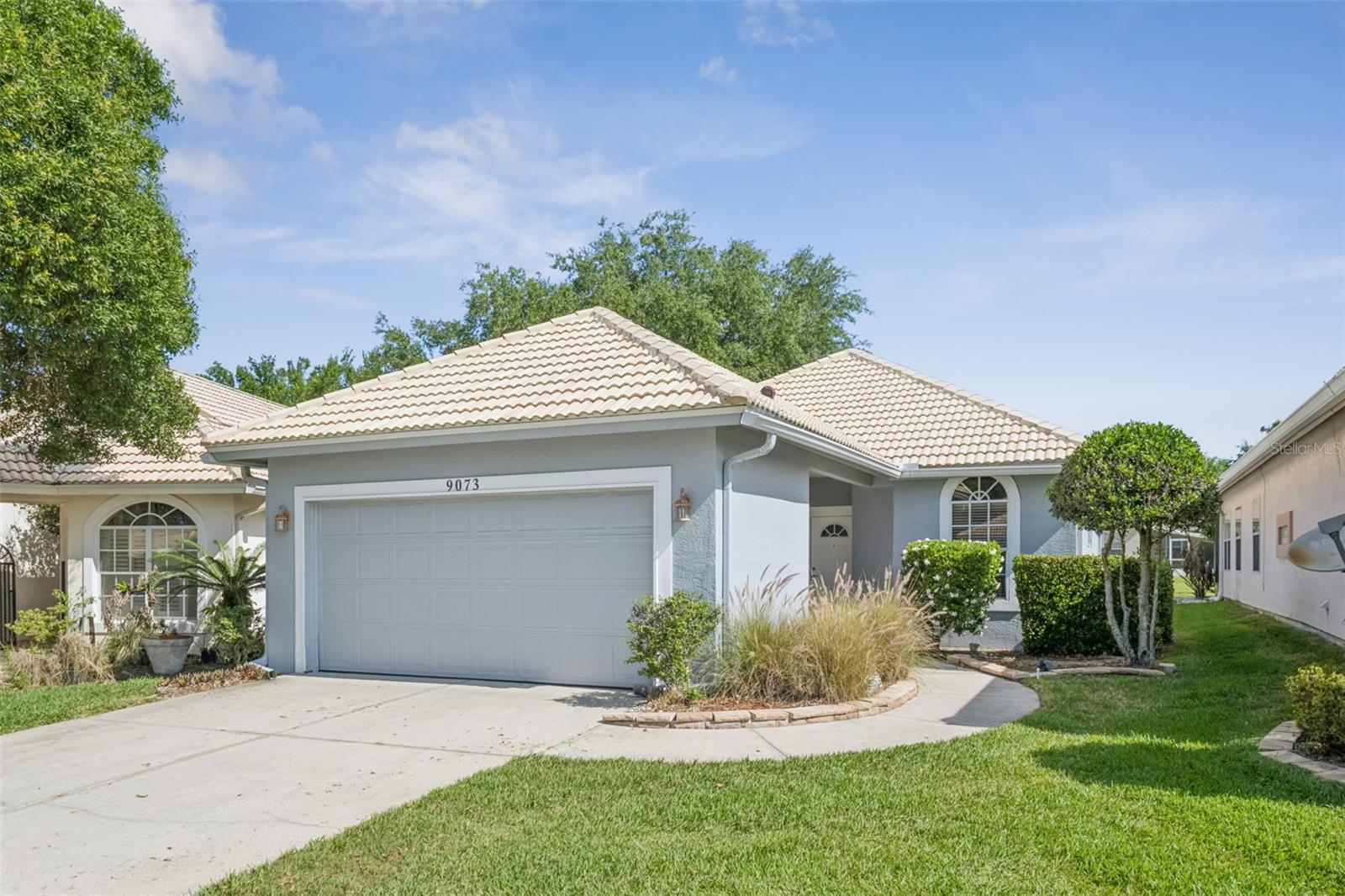 Single Family Residence in MOUNT DORA, FL - Daniel Dourado