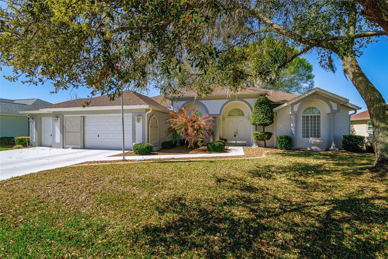 Single Family Residence in OCALA, FL - Daniel Dourado