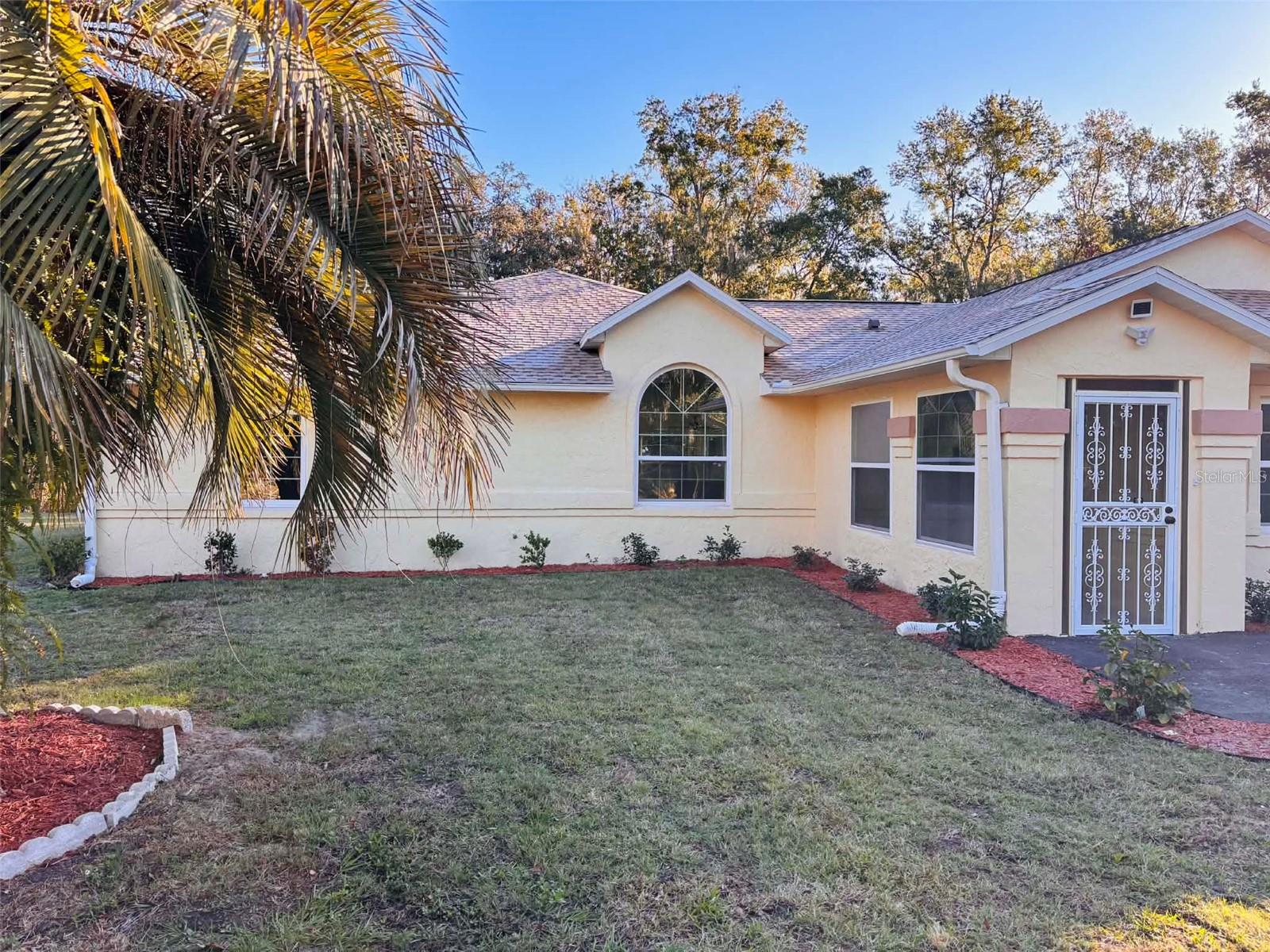 Single Family Residence in REDDICK, FL - Daniel Dourado