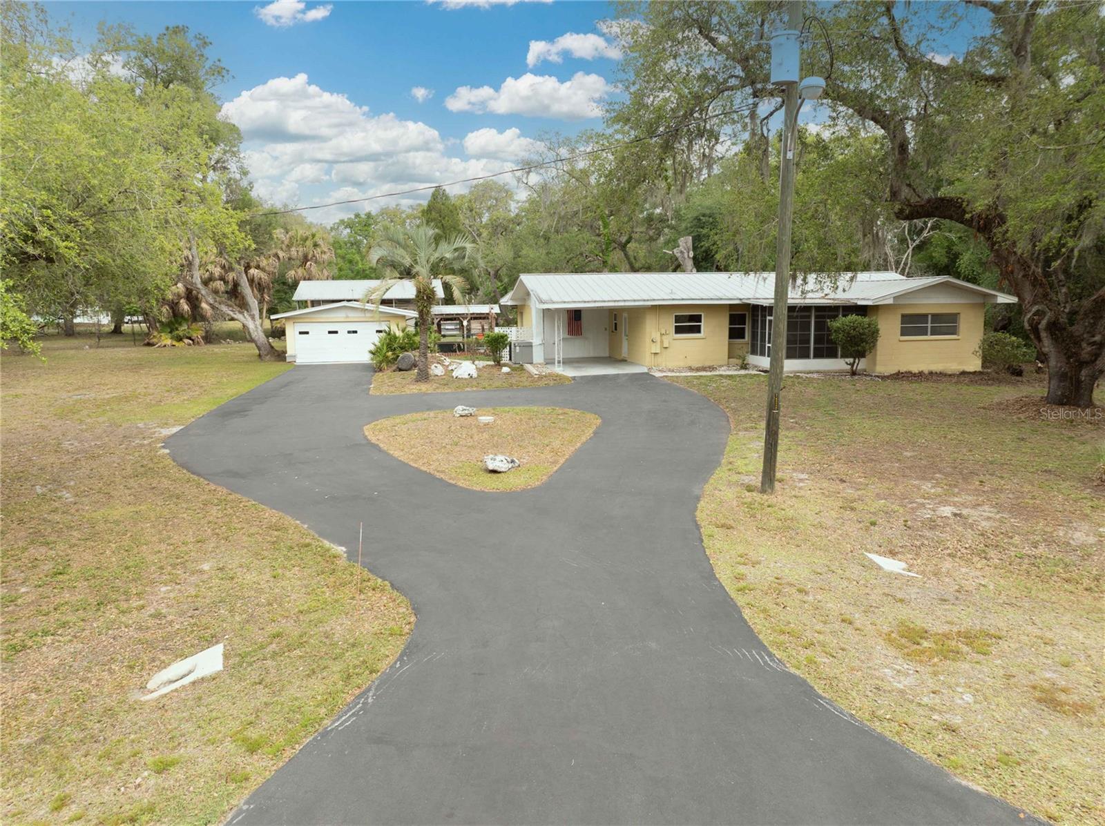 Single Family Residence em DADE CITY, FL - Daniel Dourado