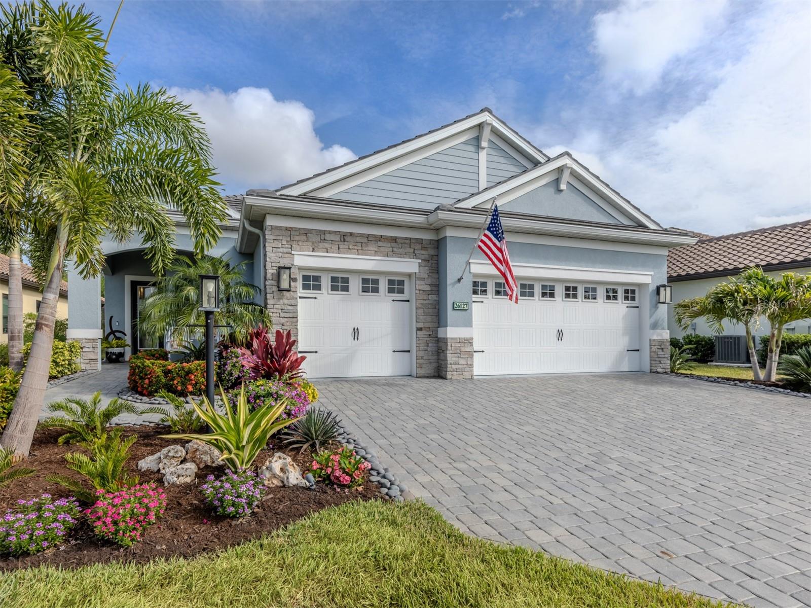 Single Family Residence in ENGLEWOOD, FL - Daniel Dourado