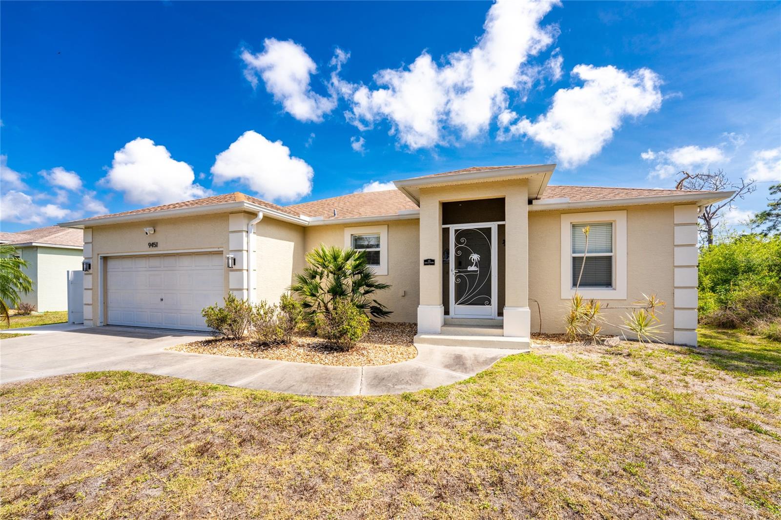 Single Family Residence in ENGLEWOOD, FL - Daniel Dourado