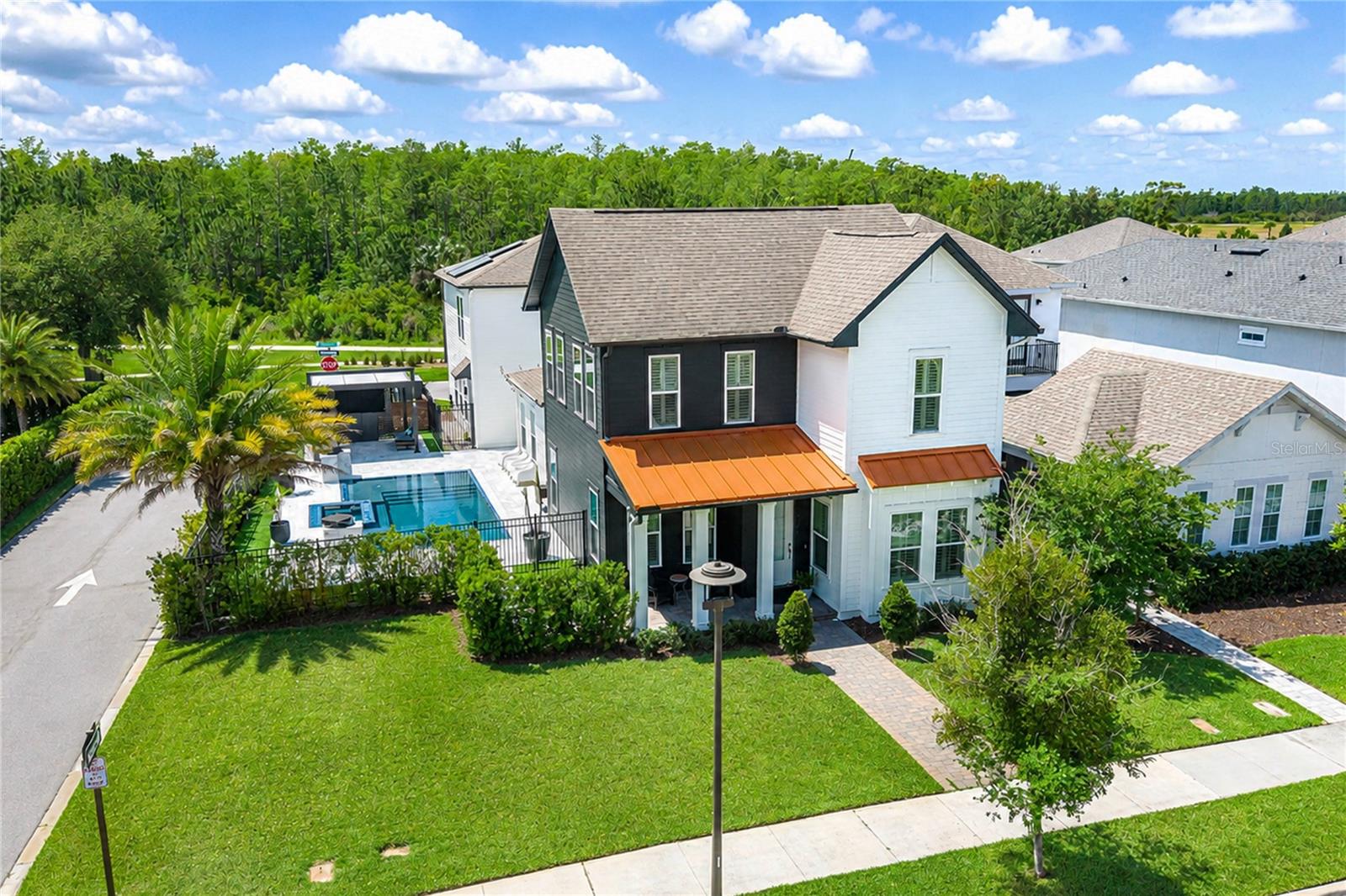 Single Family Residence in ORLANDO, FL - Daniel Dourado