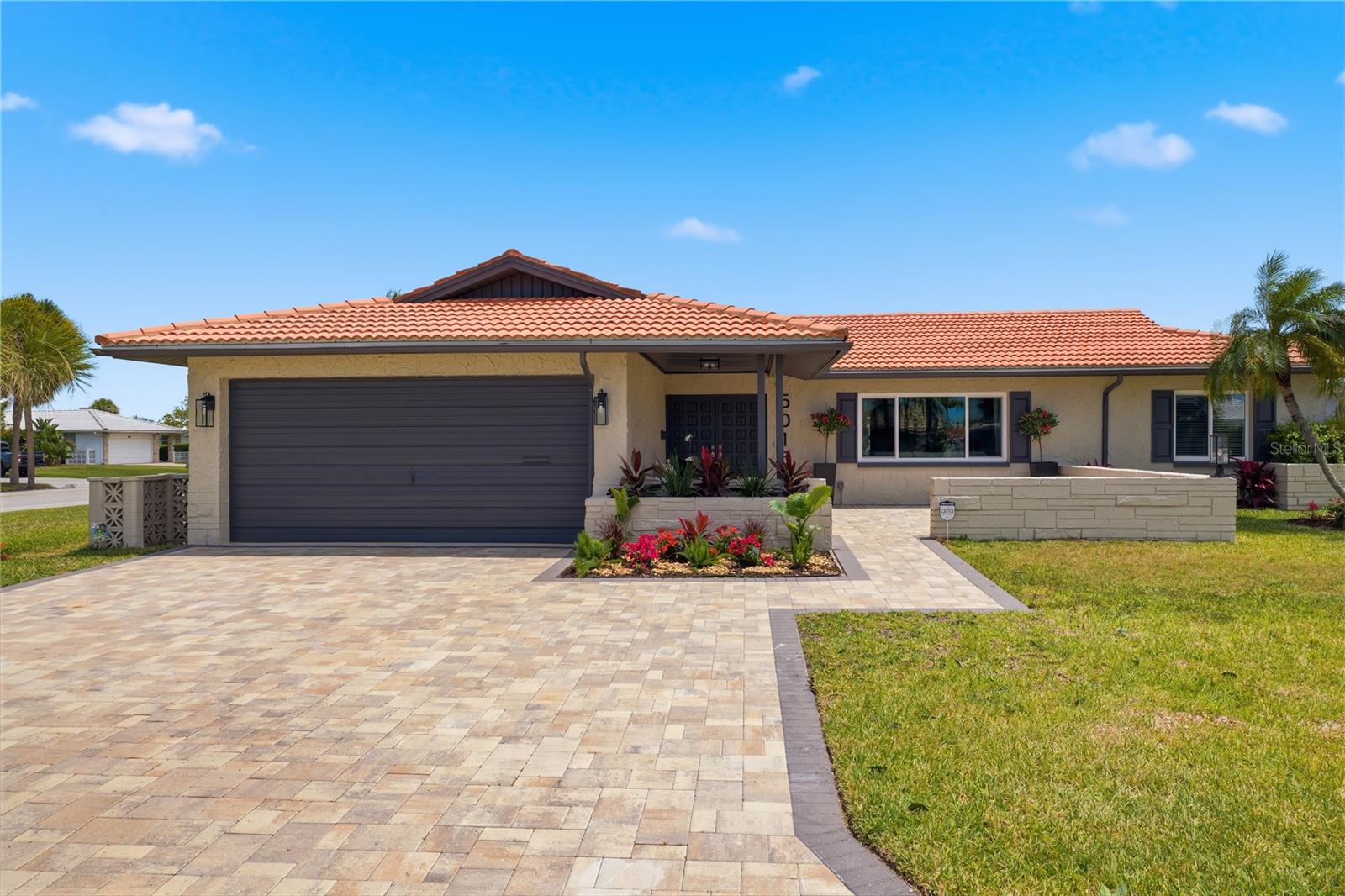 Single Family Residence in NEW PORT RICHEY, FL - Daniel Dourado