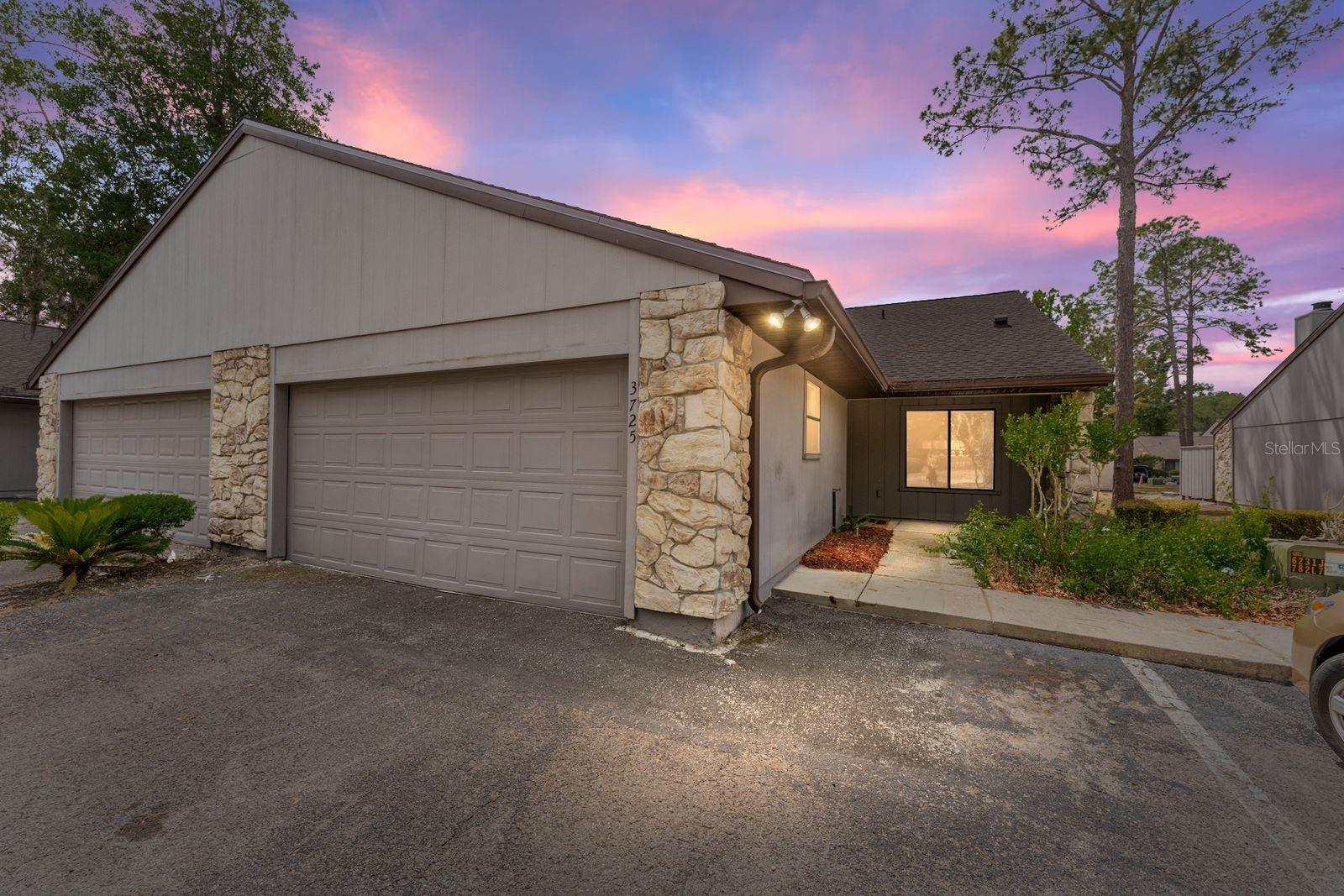 Single Family Residence in GAINESVILLE, FL - Daniel Dourado
