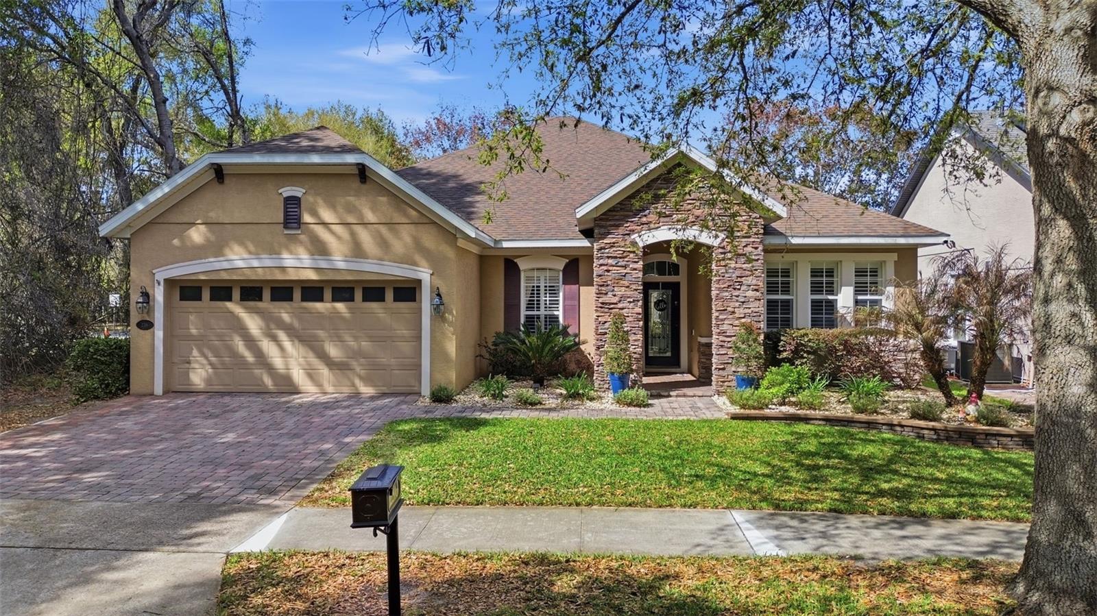 Single Family Residence in DELAND, FL - Daniel Dourado