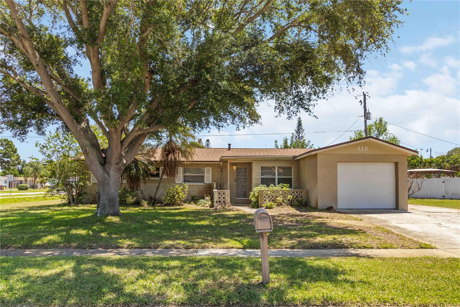 Single Family Residence em MERRITT ISLAND, FL - Daniel Dourado