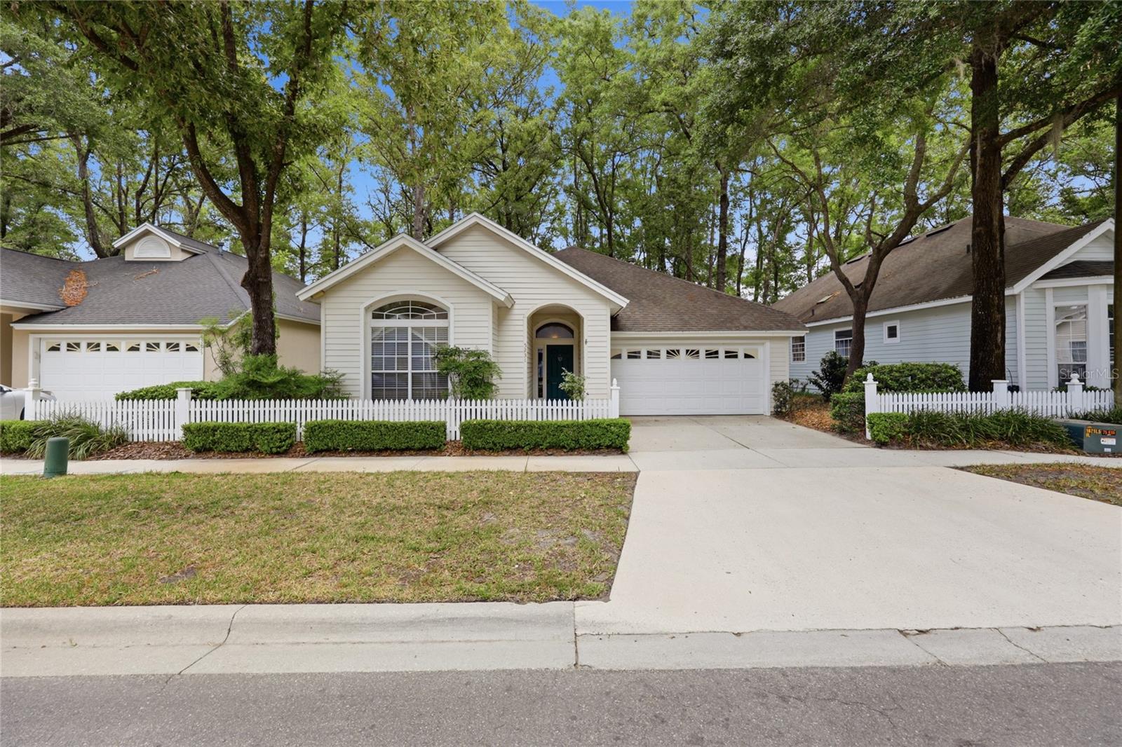 Single Family Residence in GAINESVILLE, FL - Daniel Dourado
