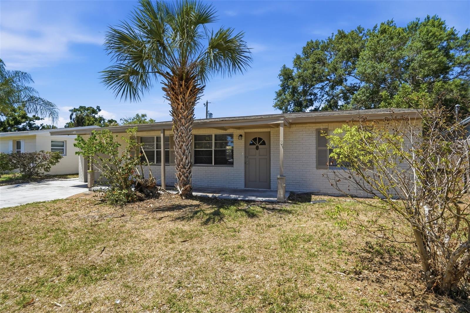 Single Family Residence in PINELLAS PARK, FL - Daniel Dourado