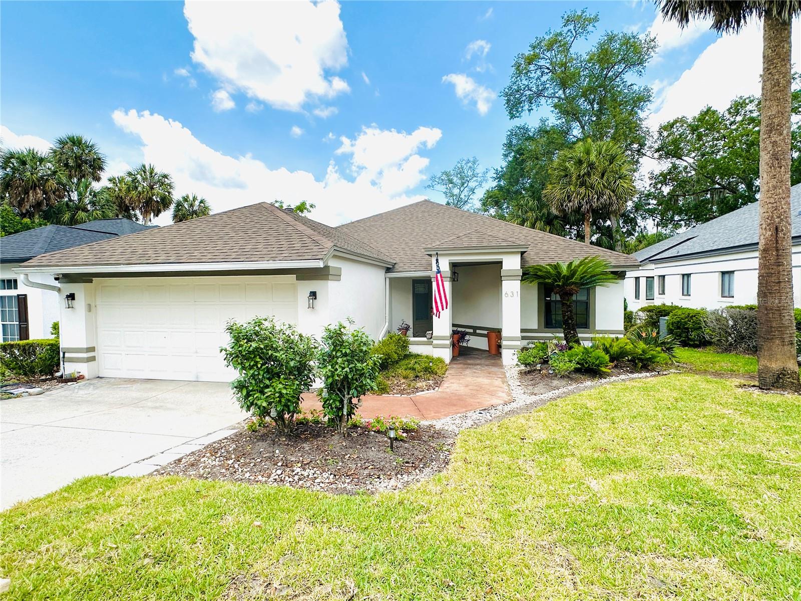Single Family Residence in MOUNT DORA, FL - Daniel Dourado